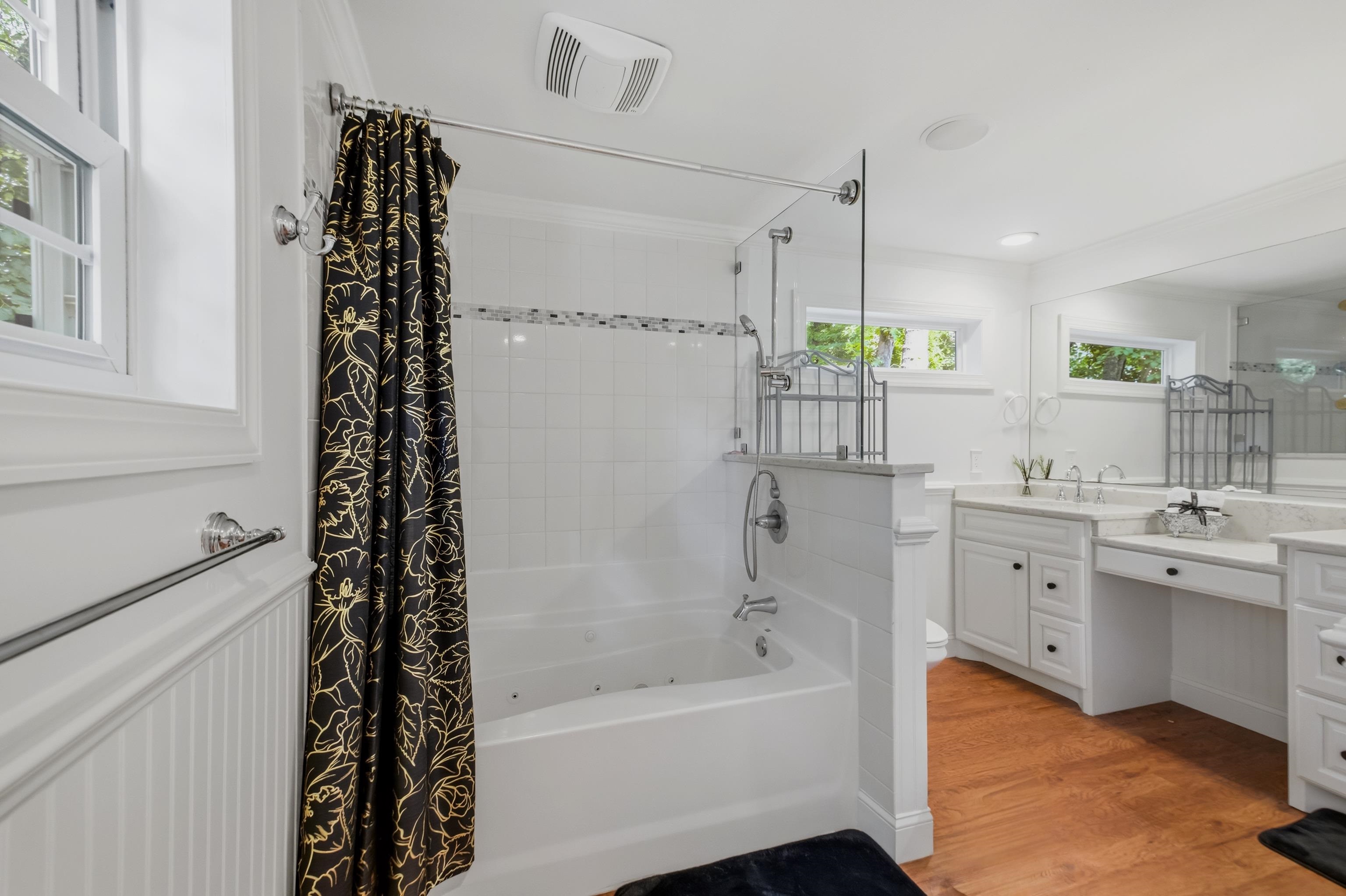391 Di-cindy Ln. Property Photo 17