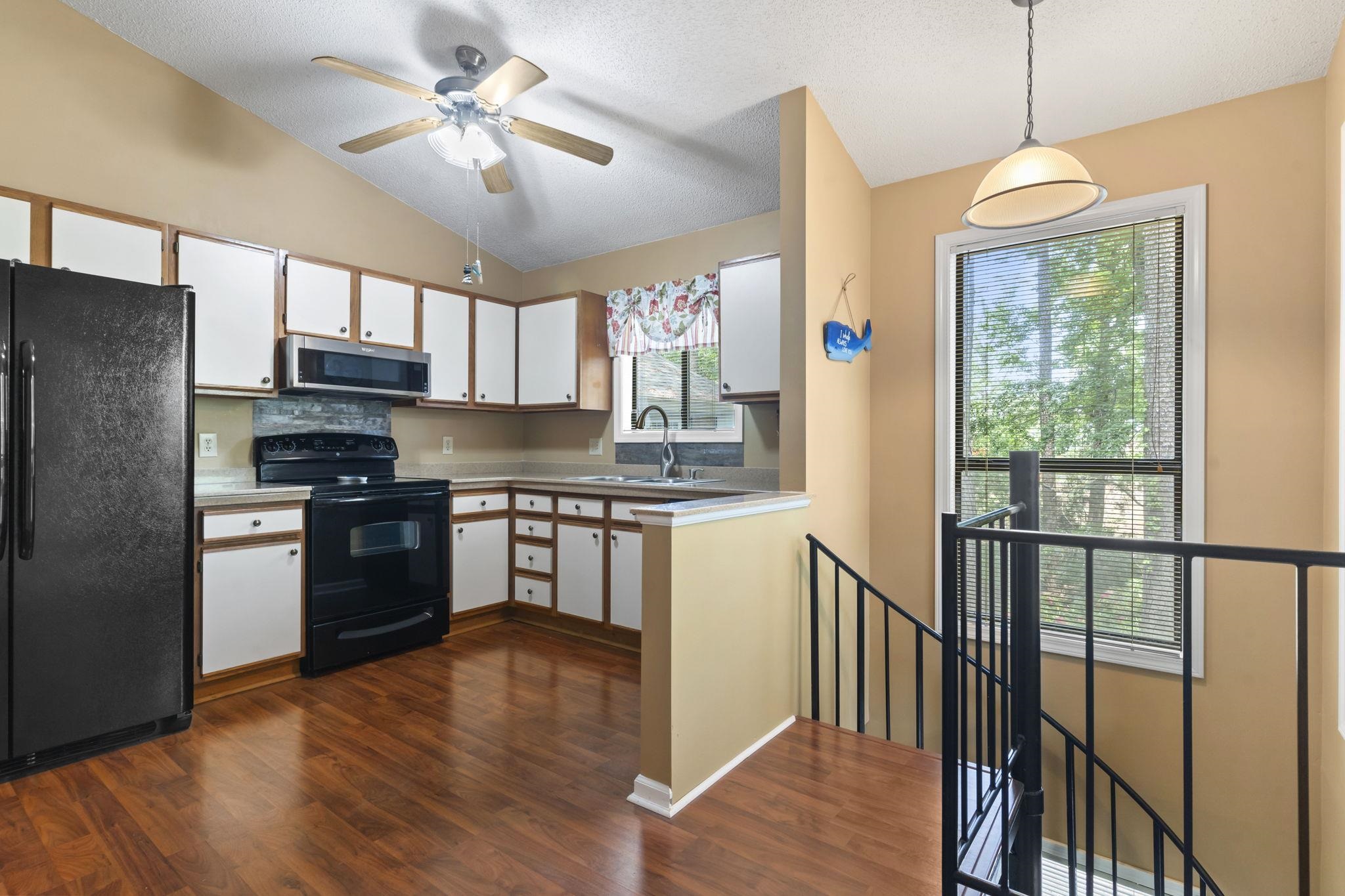 752 Tall Oaks Ct. Property Photo 6