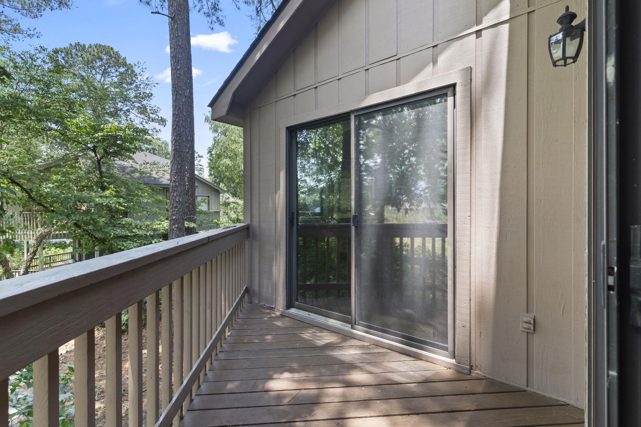 752 Tall Oaks Ct. Property Photo 18
