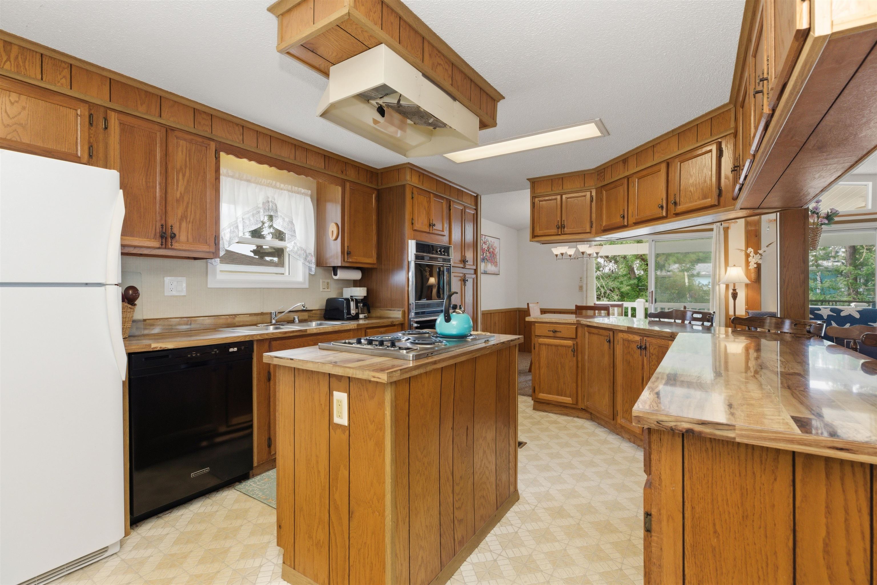 1864 Sunrise Dr. Property Photo 13
