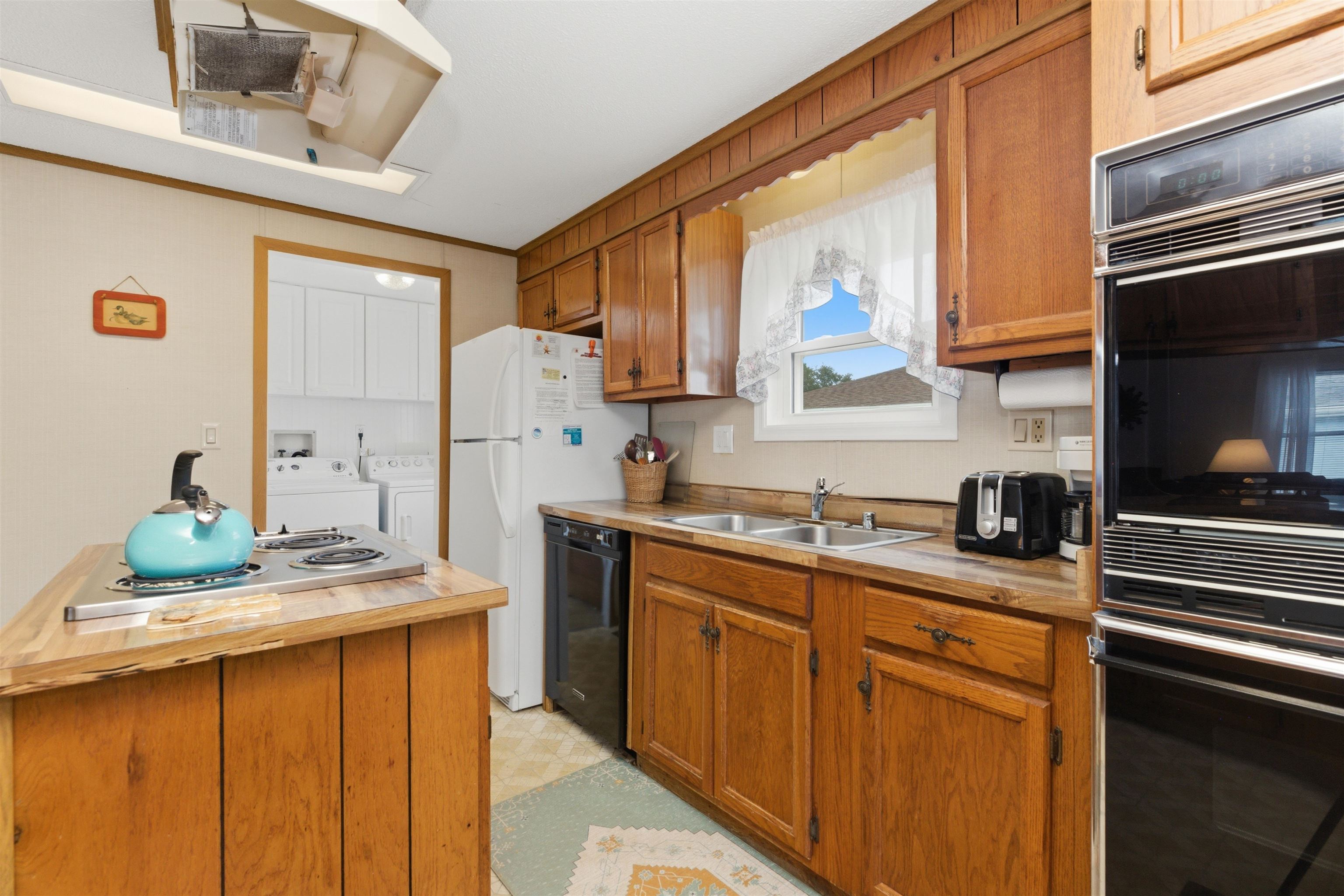 1864 Sunrise Dr. Property Photo 14