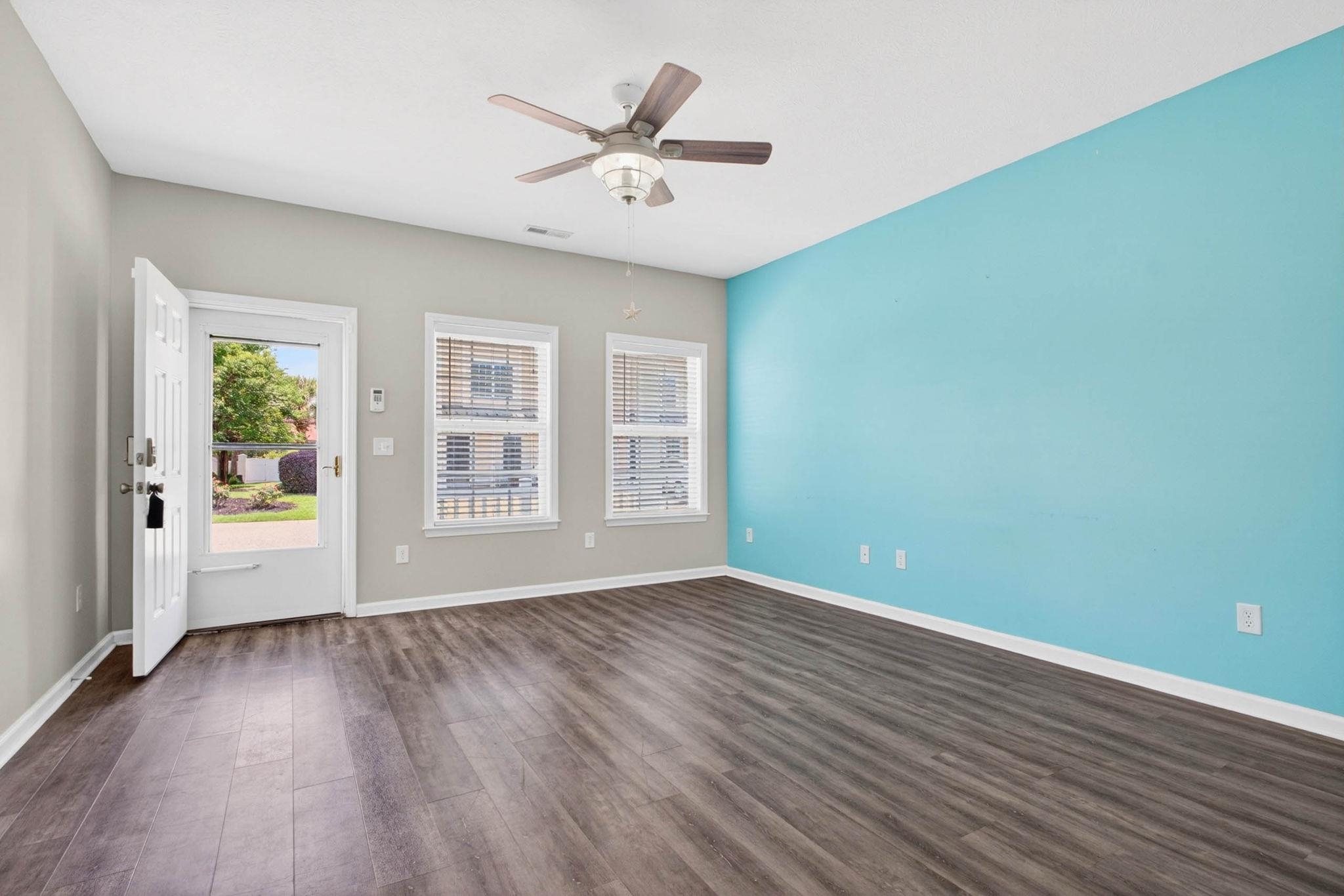 629 Surfsong Way Property Photo 3