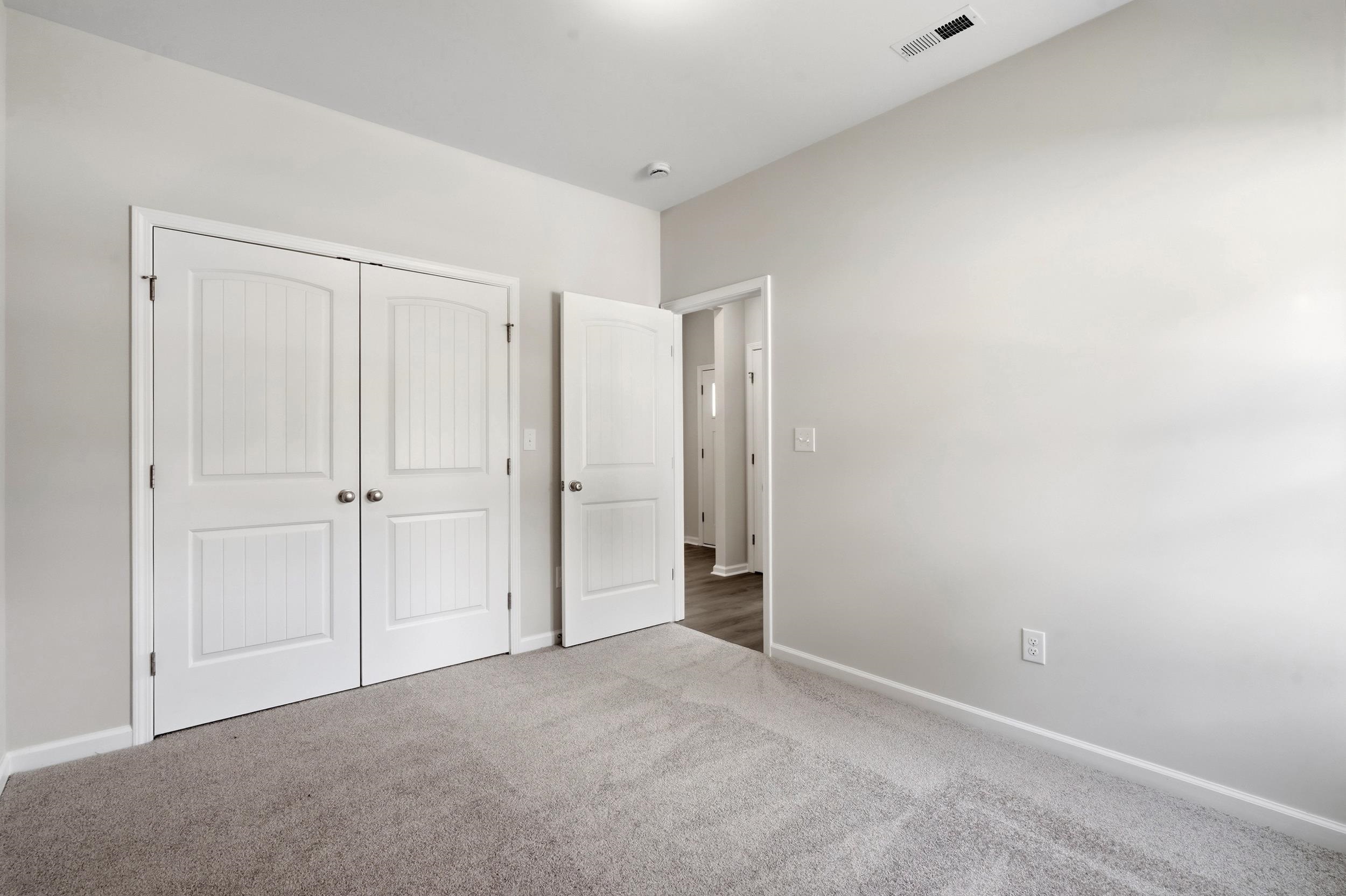 905 Woodside Dr. Property Photo 13