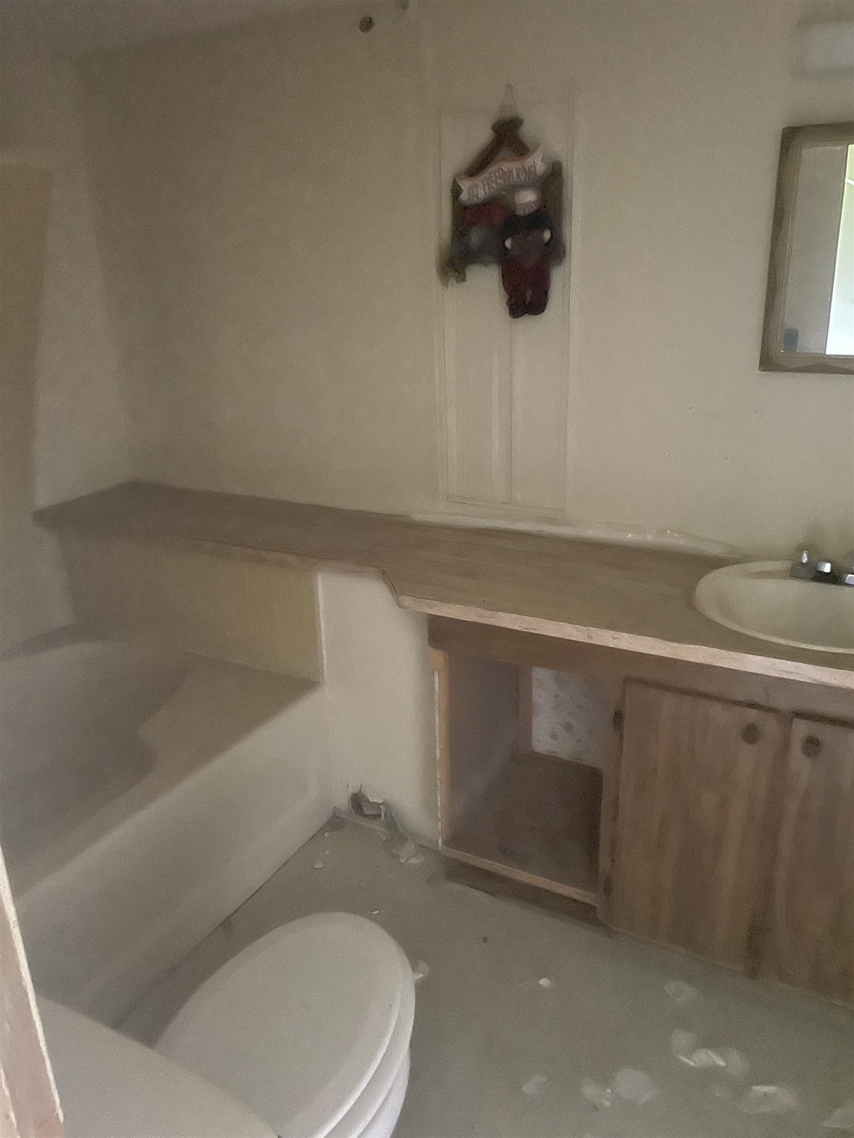 220 W Main St. Property Photo 5