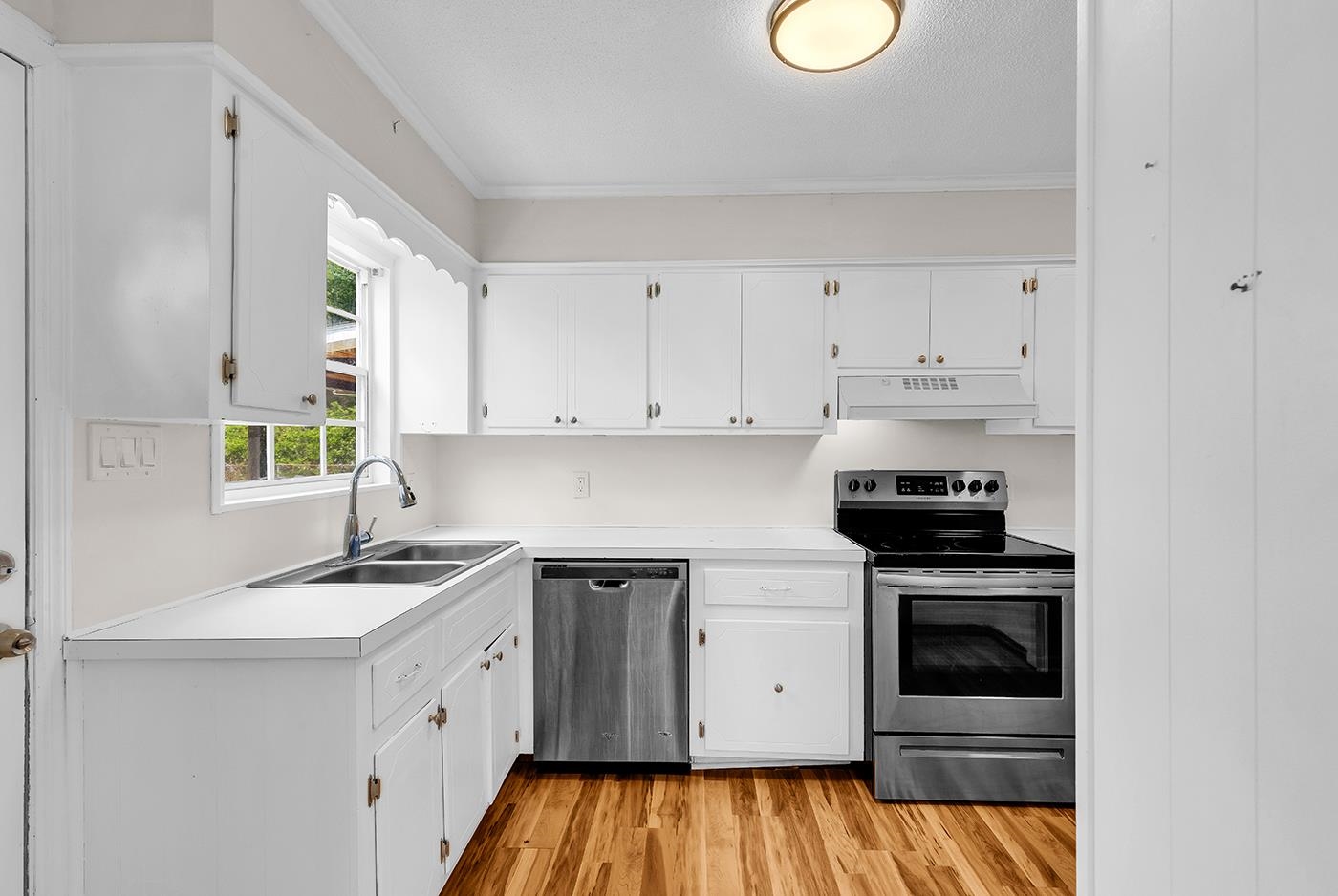 356 Lakewood Ave. Property Photo 6