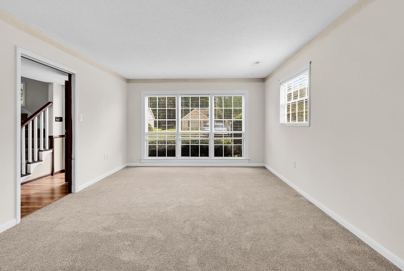 356 Lakewood Ave. Property Photo 14