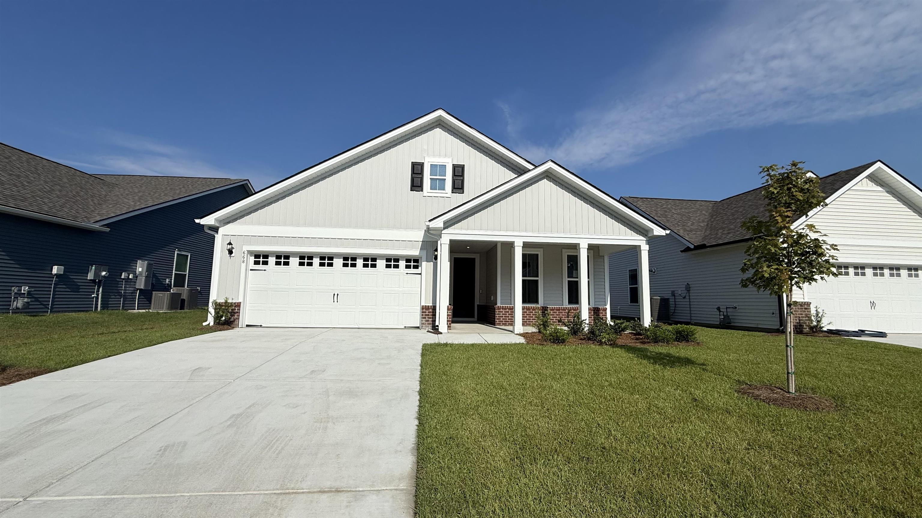 668 Palm Bay Dr. Property Photo 3