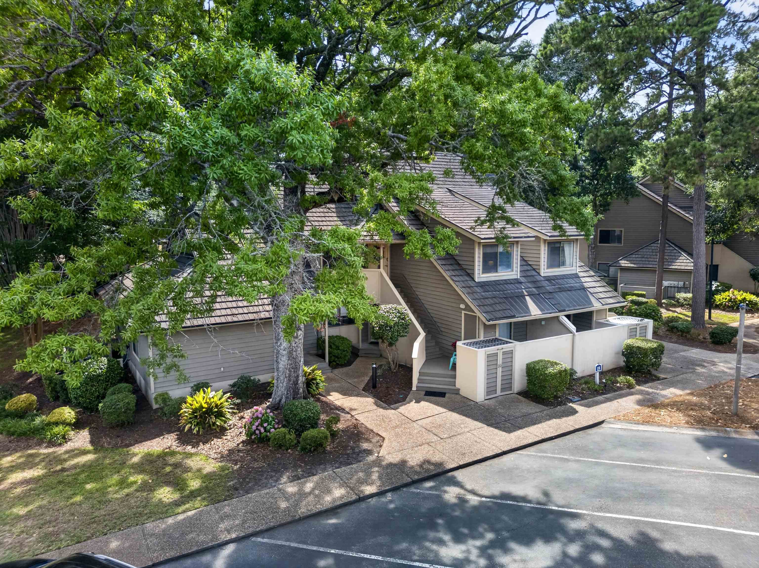 110 Hartland Dr. Property Photo 1