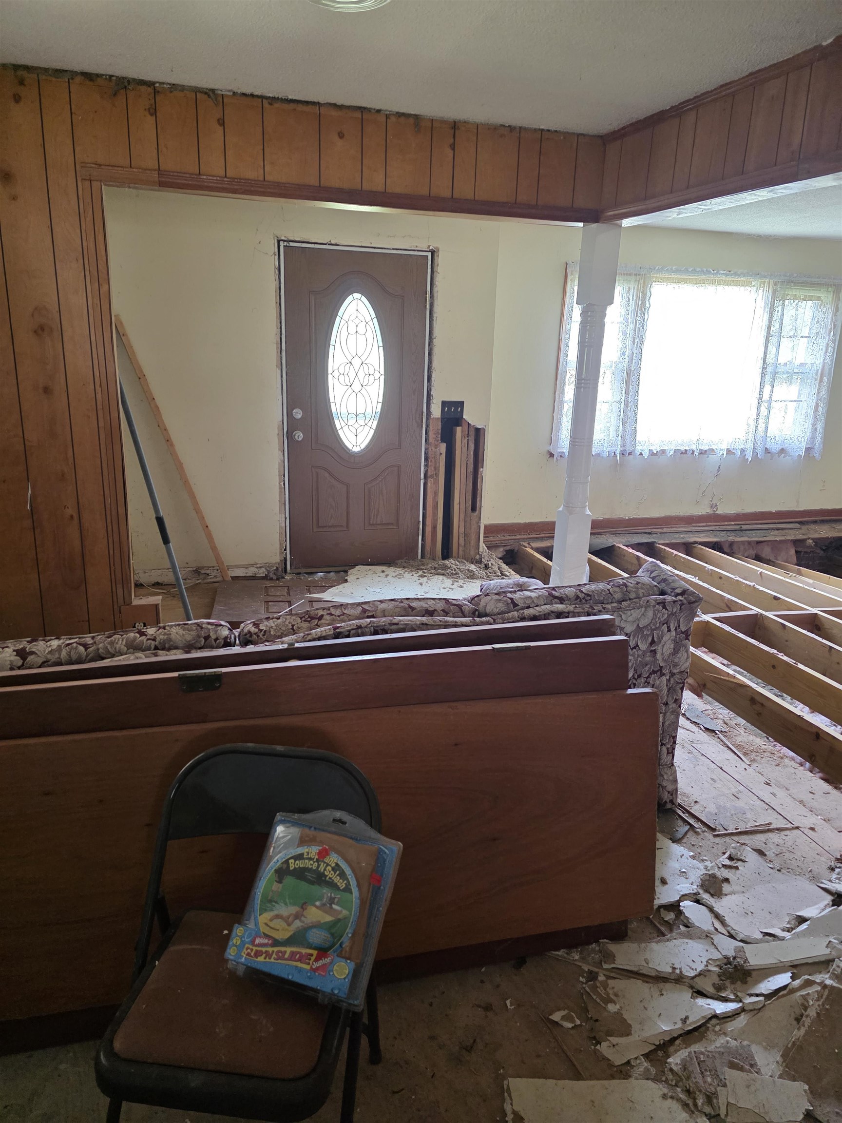 664 Eastland Ave. Property Photo 4