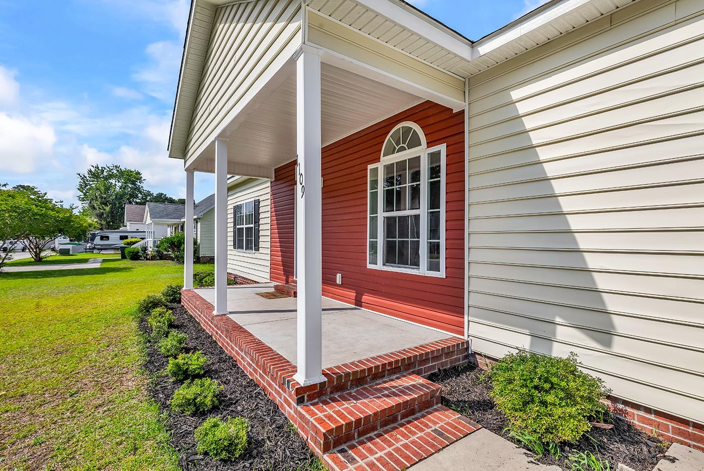 1109 Weldon Ln. Property Photo 2