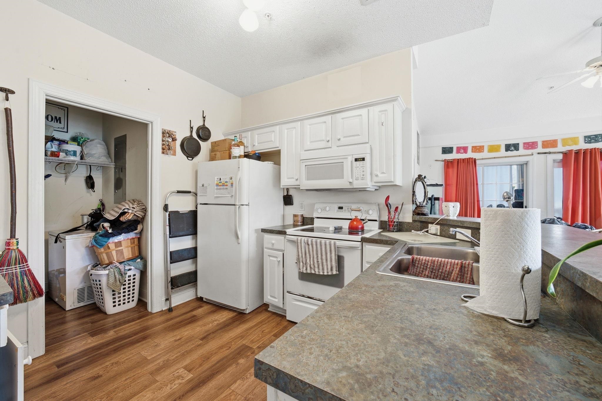 5034 Belleglen Ct. Property Photo 13