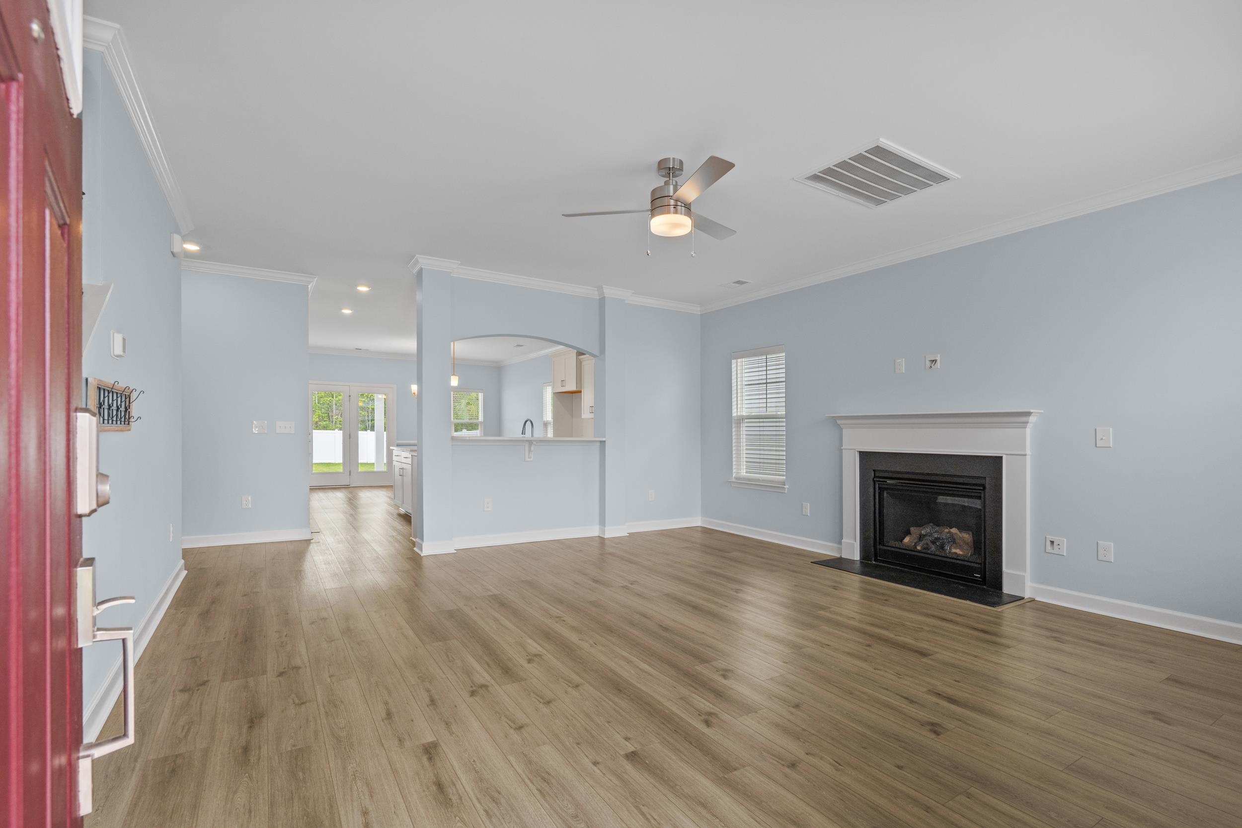 732 Enchantment Loop Property Photo 7