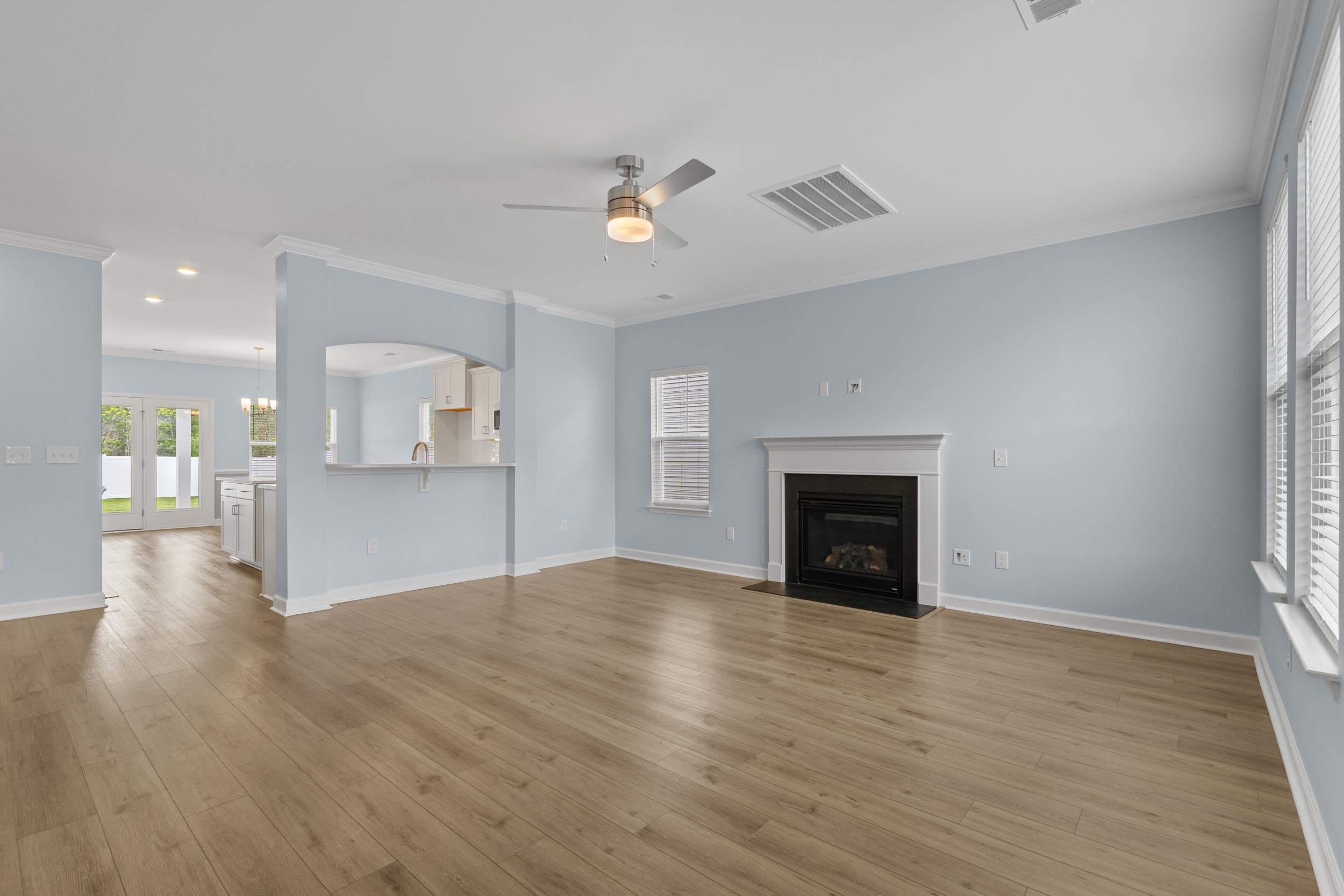 732 Enchantment Loop Property Photo 8