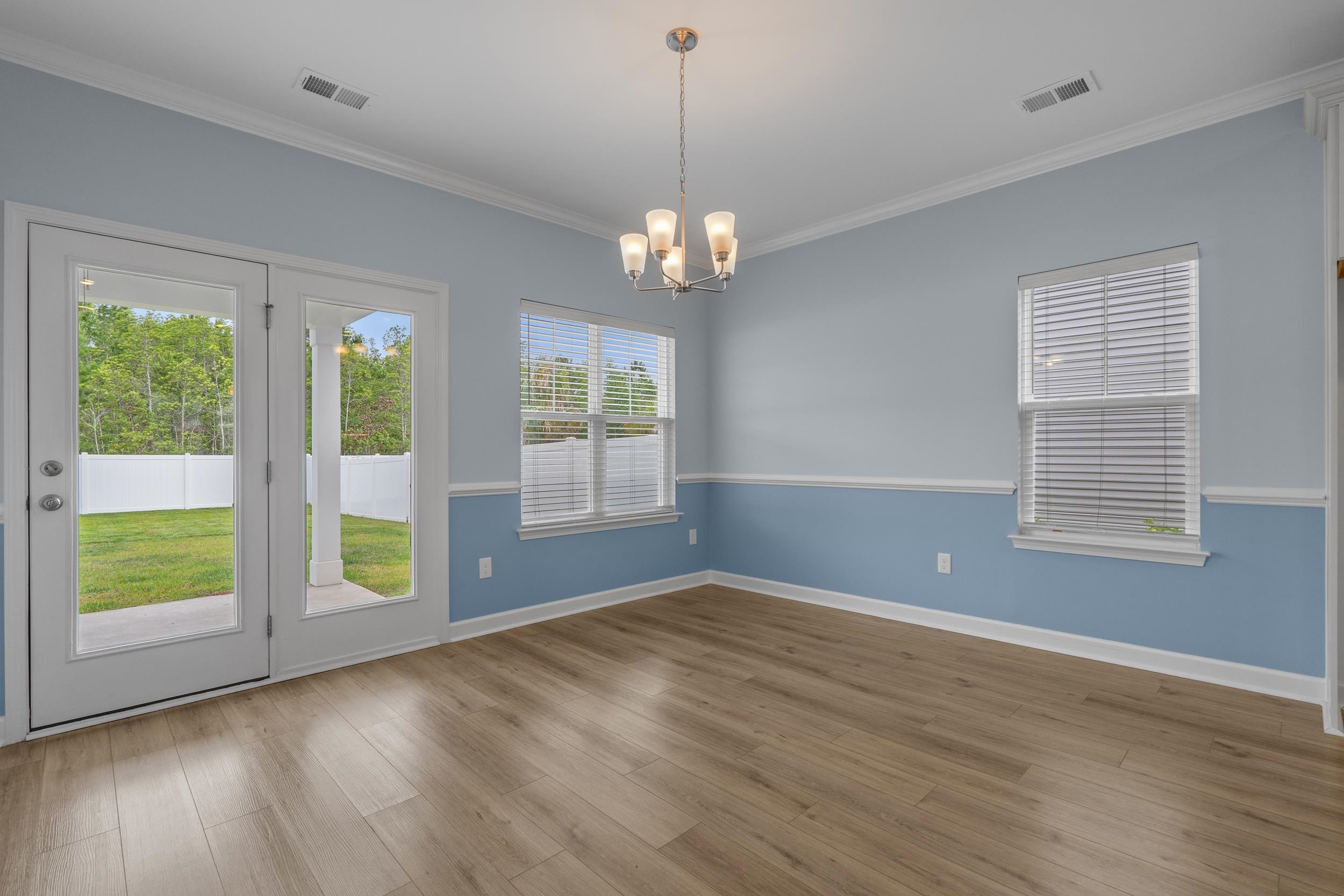732 Enchantment Loop Property Photo 15