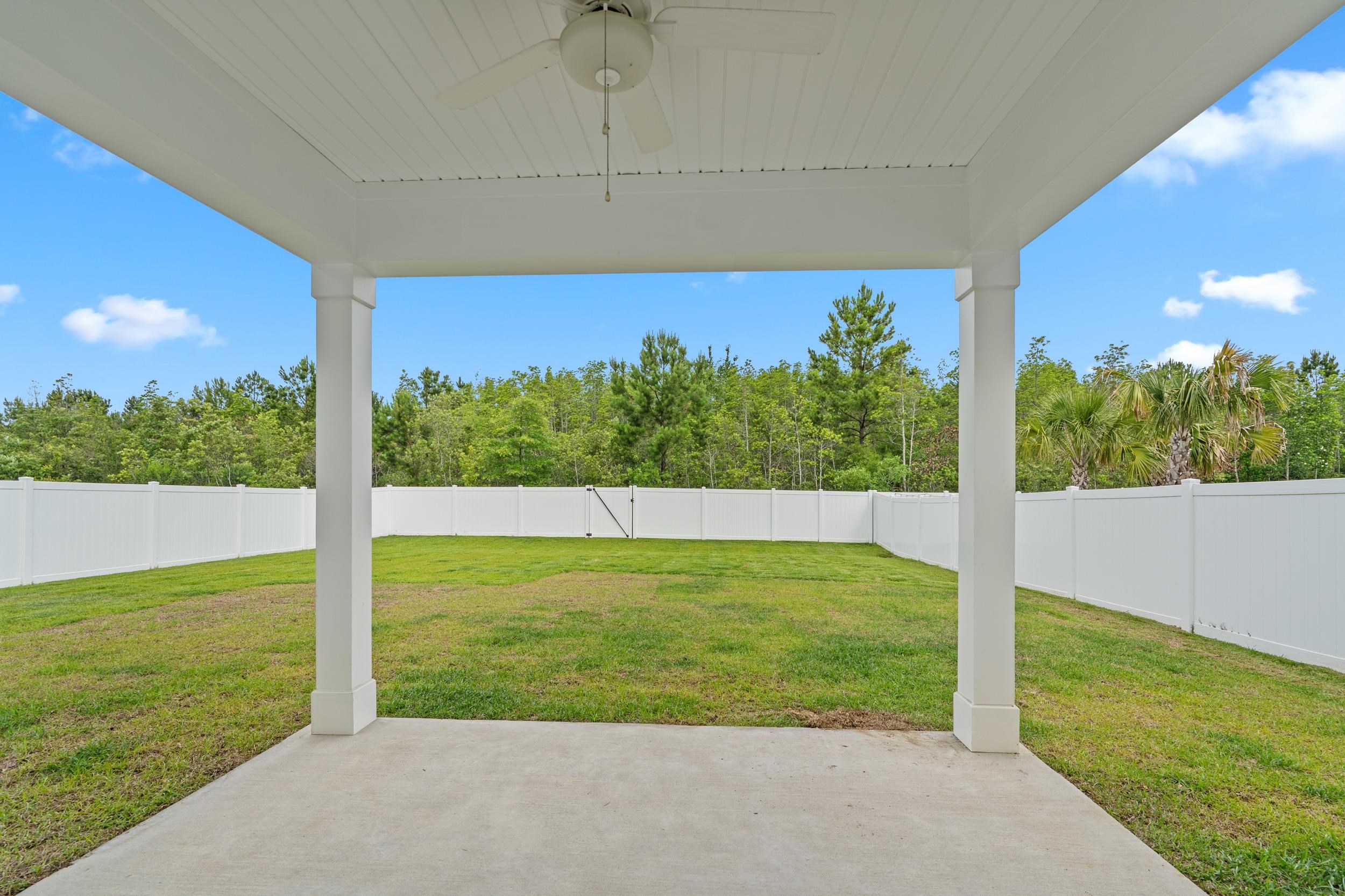 732 Enchantment Loop Property Photo 16
