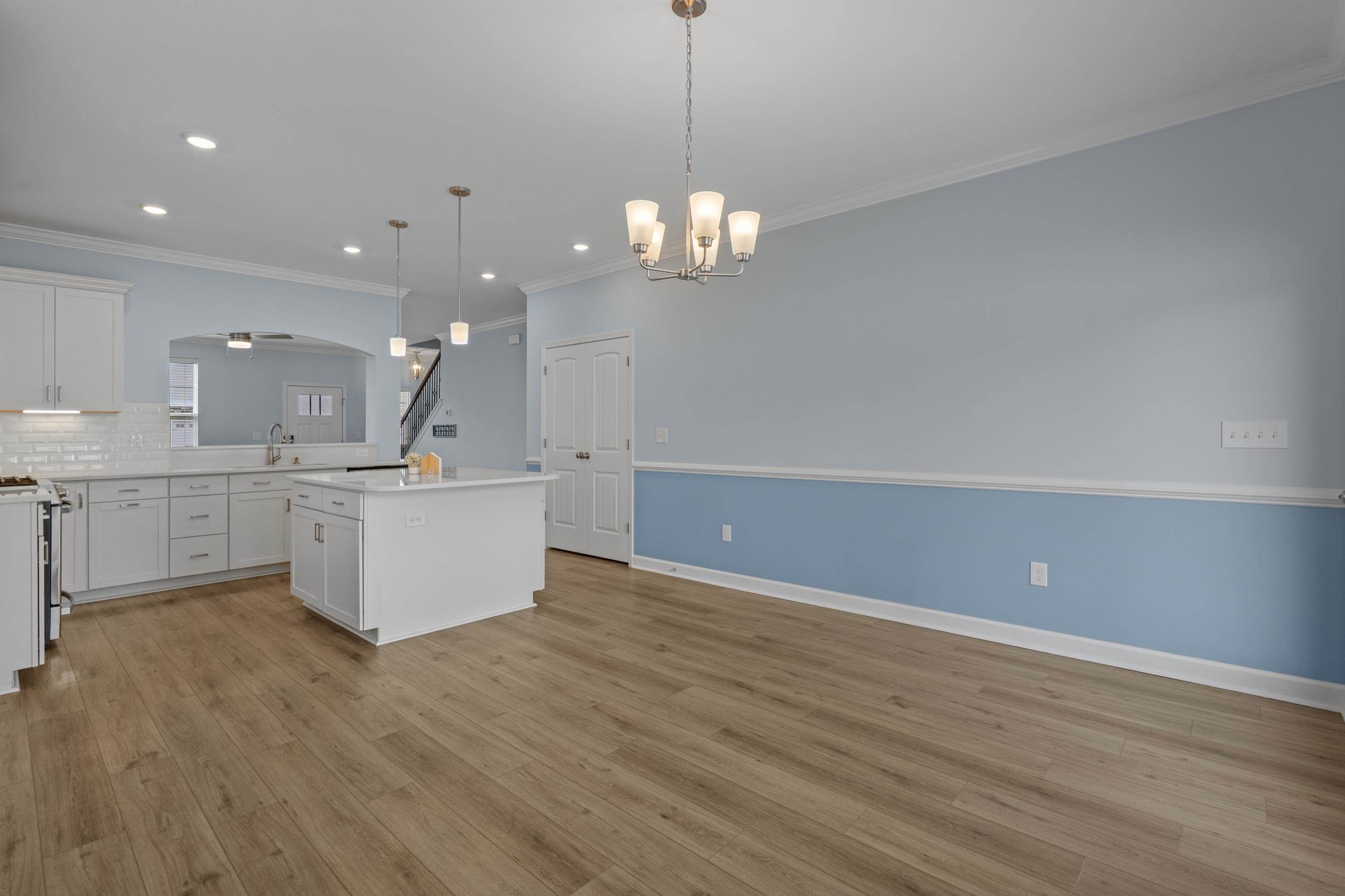 732 Enchantment Loop Property Photo 20