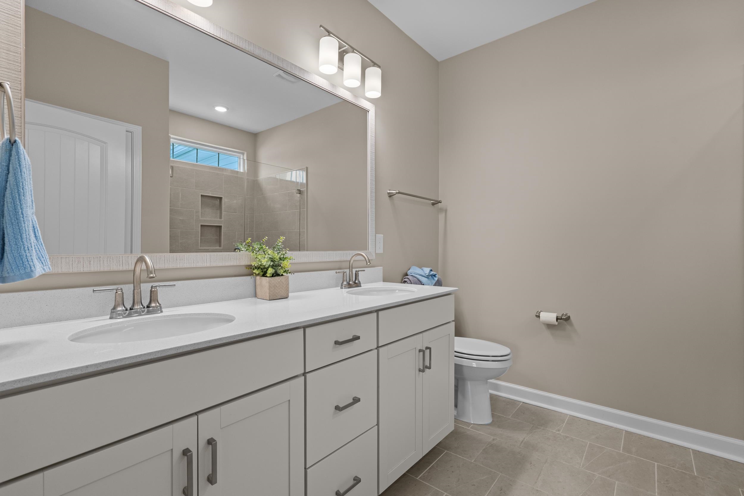 732 Enchantment Loop Property Photo 27