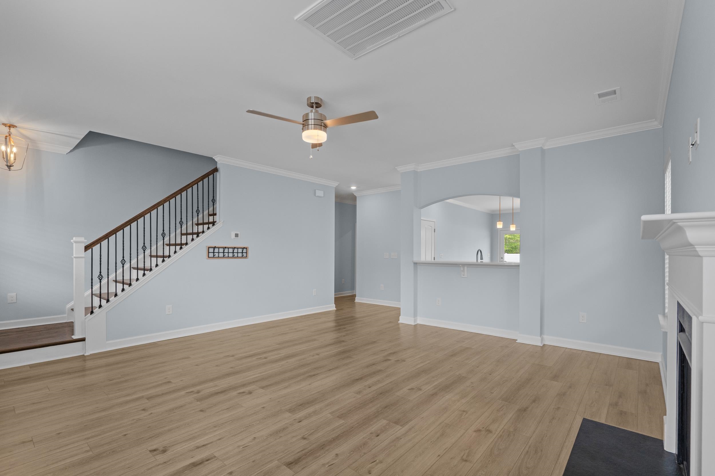 732 Enchantment Loop Property Photo 31