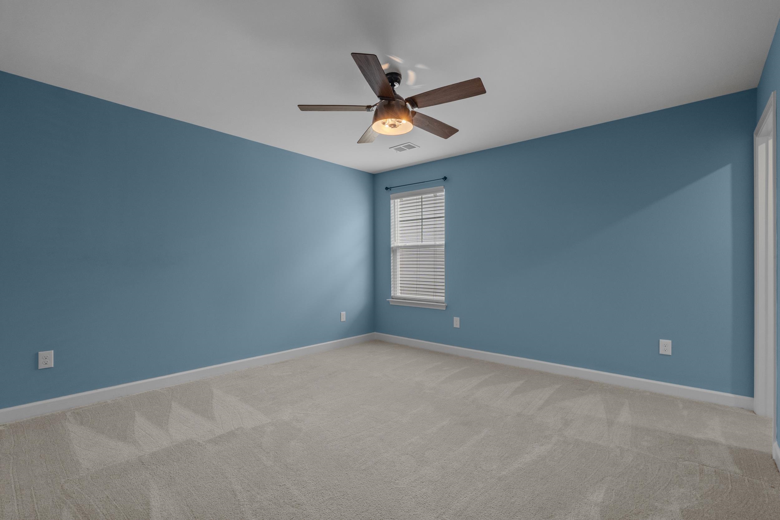 732 Enchantment Loop Property Photo 34