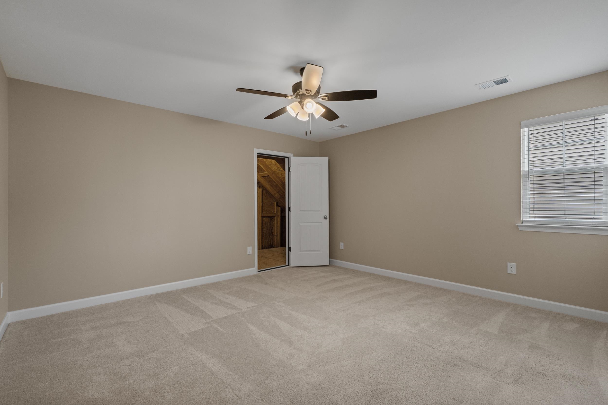 732 Enchantment Loop Property Photo 37