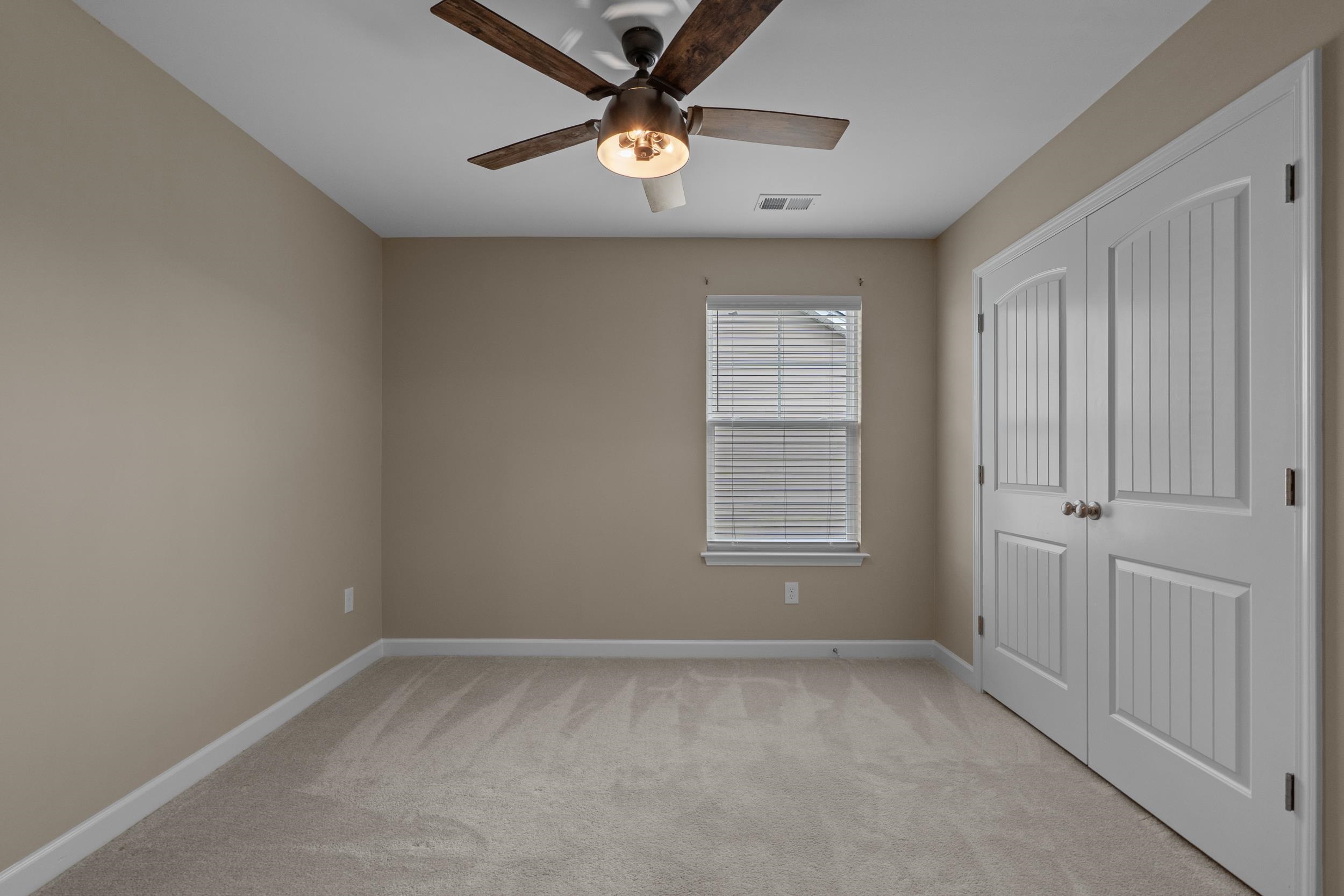 732 Enchantment Loop Property Photo 39