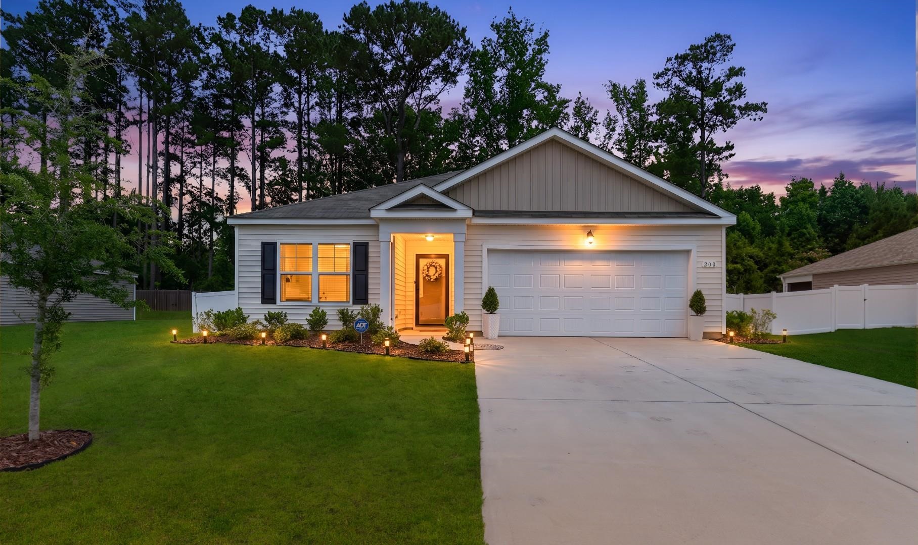 200 Seasons Trace Loop Property Photo 1