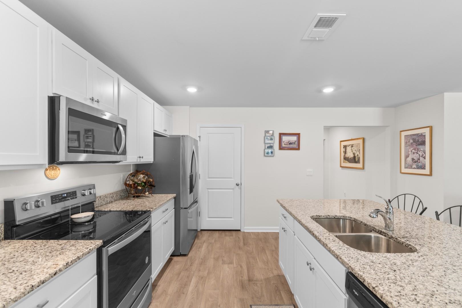 200 Seasons Trace Loop Property Photo 4