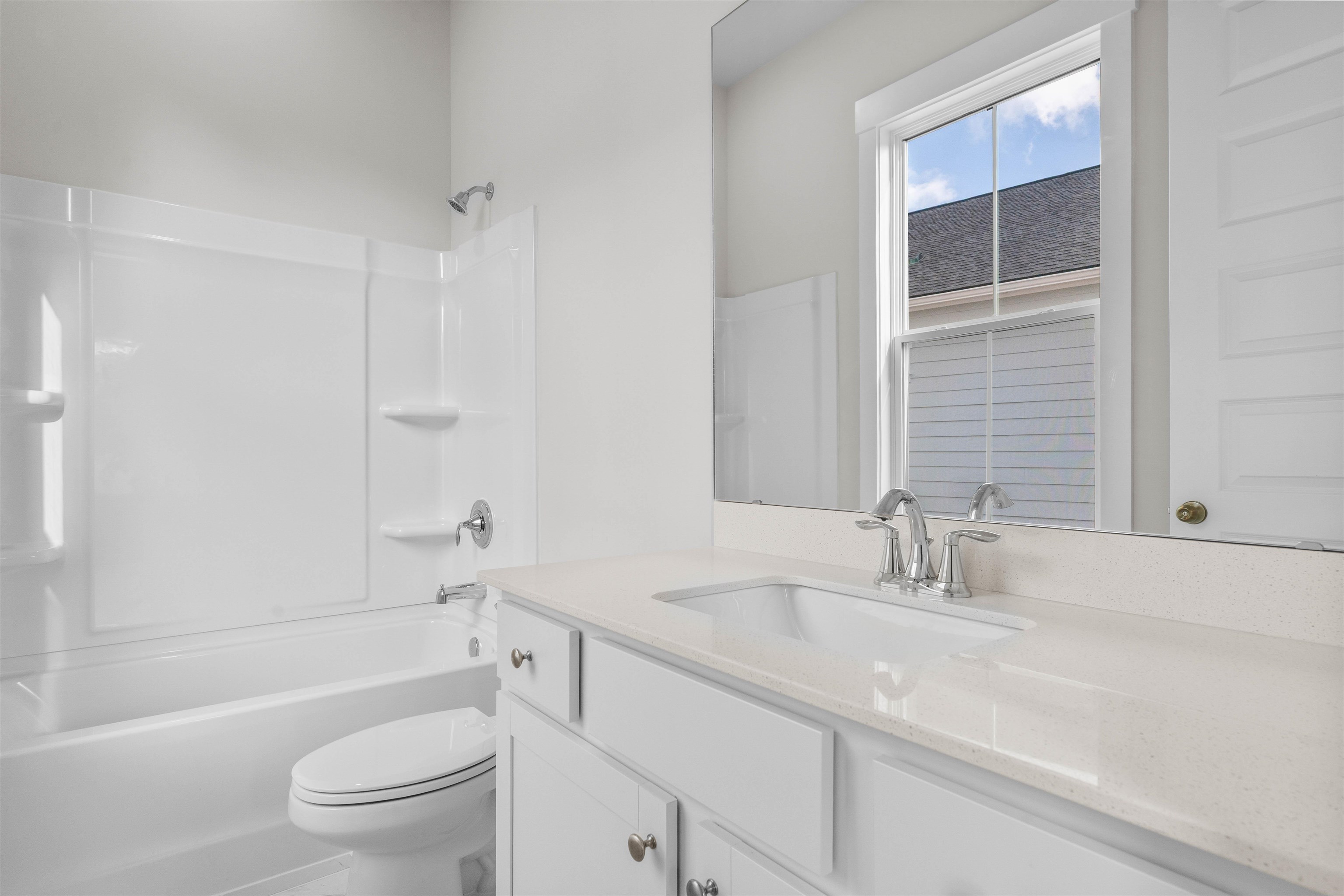 207 Atlantic Breeze St. Property Photo 6