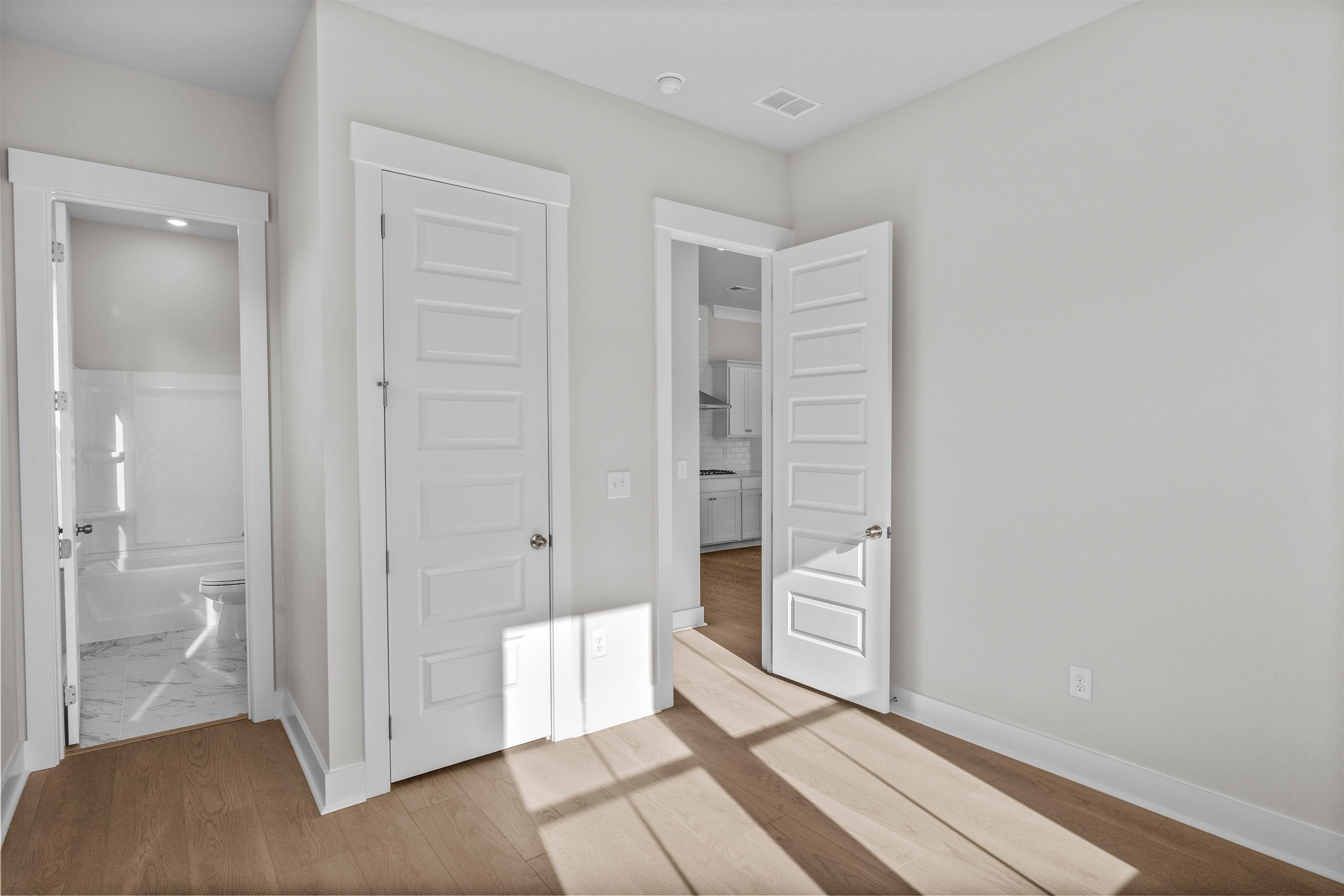 207 Atlantic Breeze St. Property Photo 12