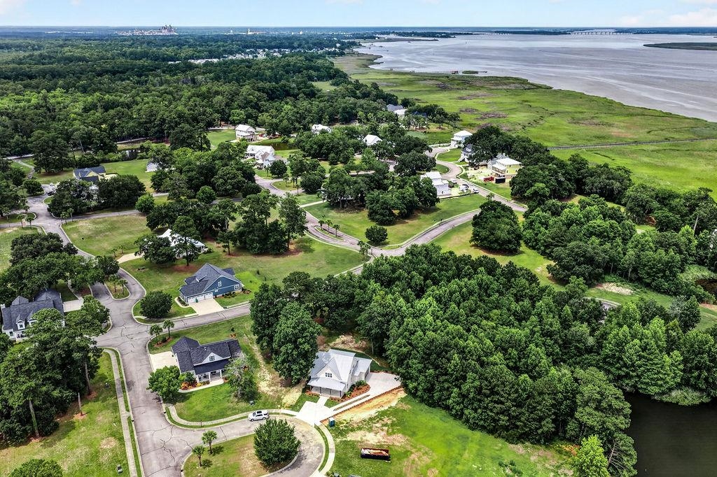 541 Oak Lawn Rd. Property Photo 7