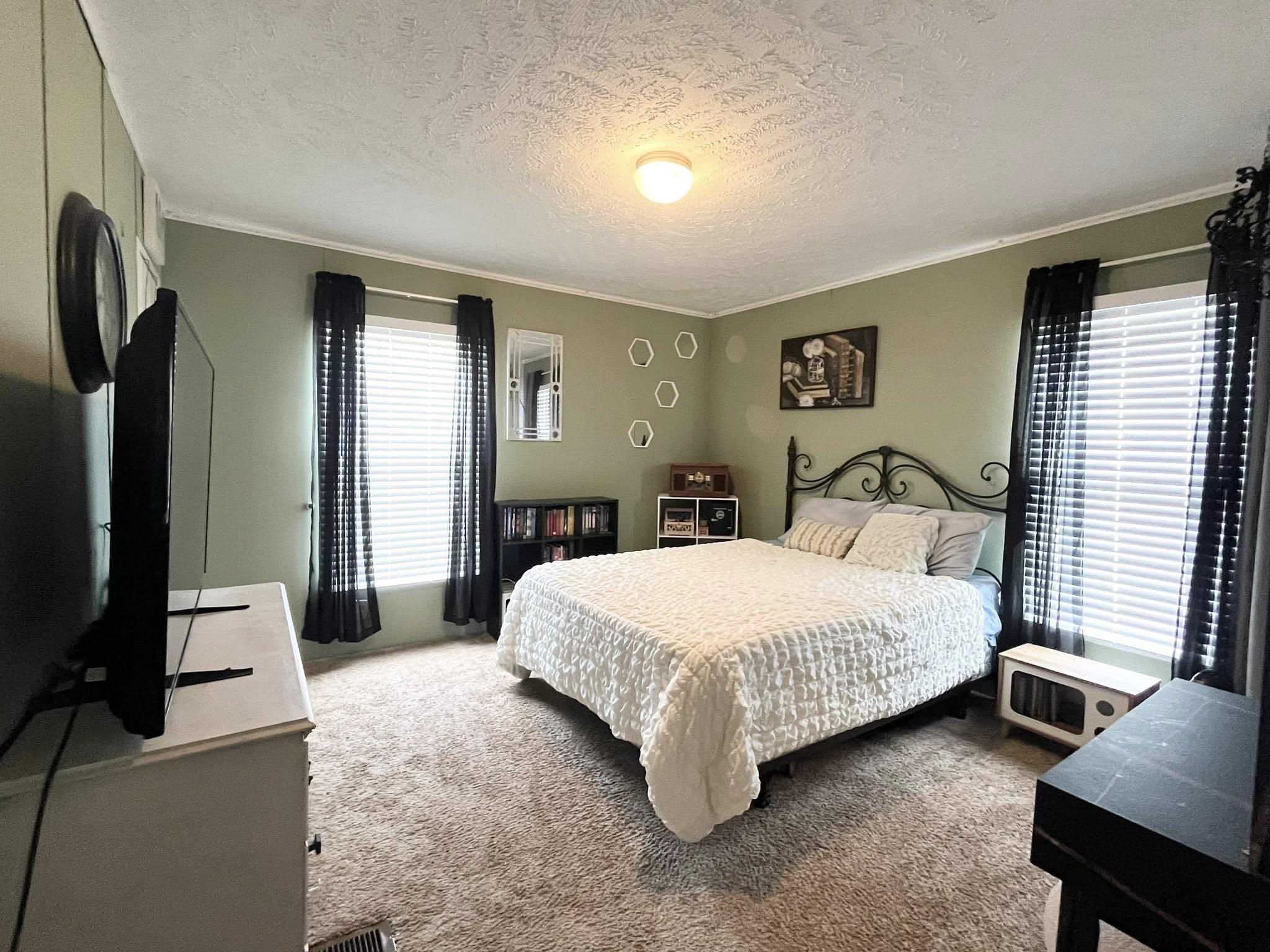 10407 County Line Rd. Property Photo 12