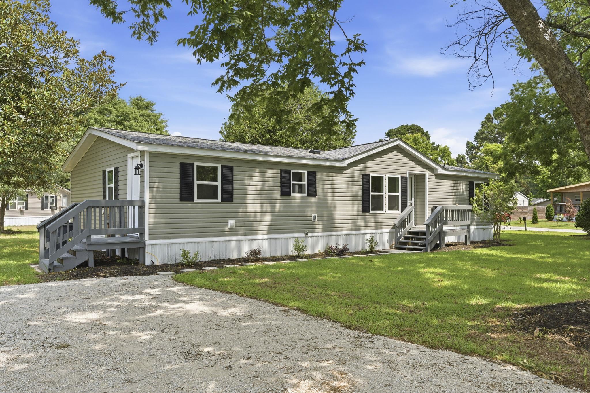 644 Summer Dr. Property Photo 2