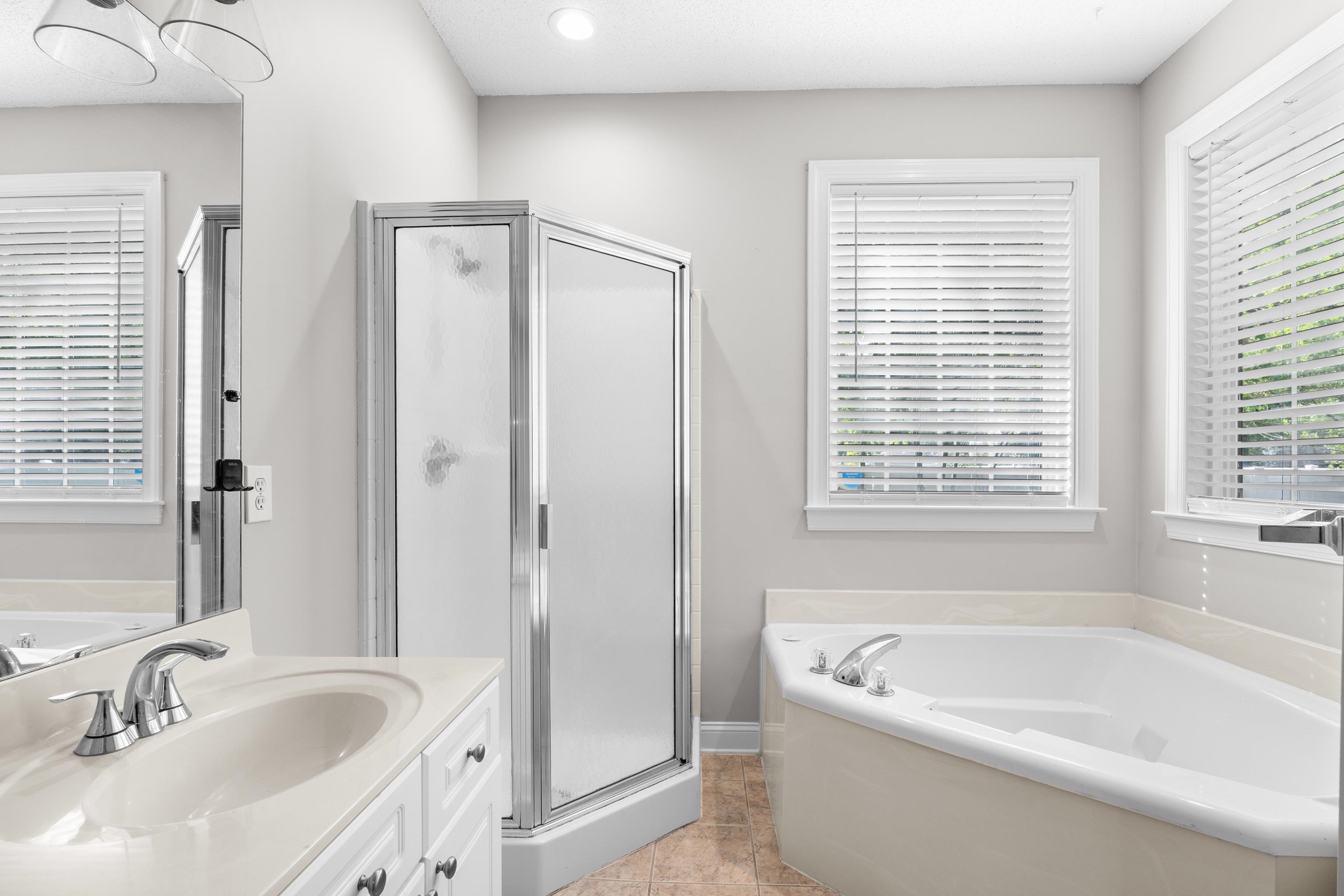 3716 Kennison Dr. Property Photo 44