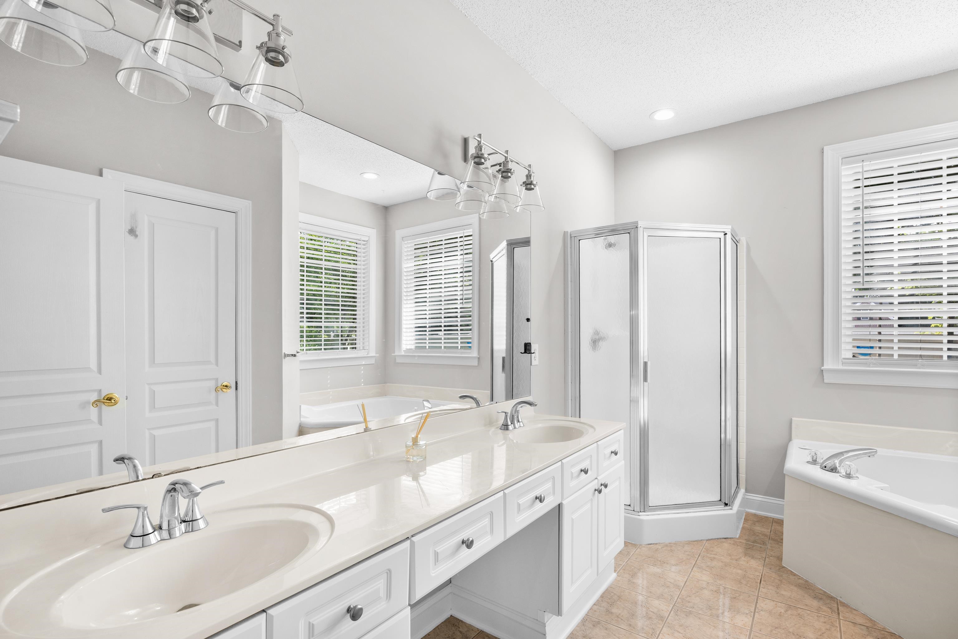 3716 Kennison Dr. Property Photo 45