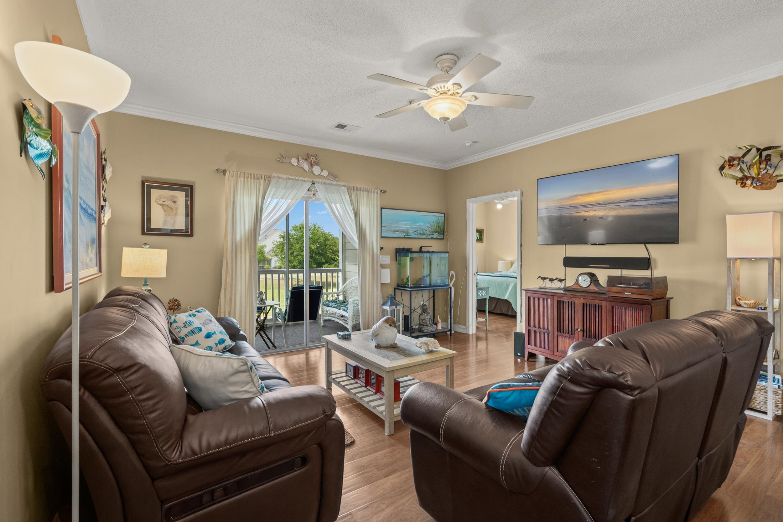 600 Heathrow Dr. Property Photo 8