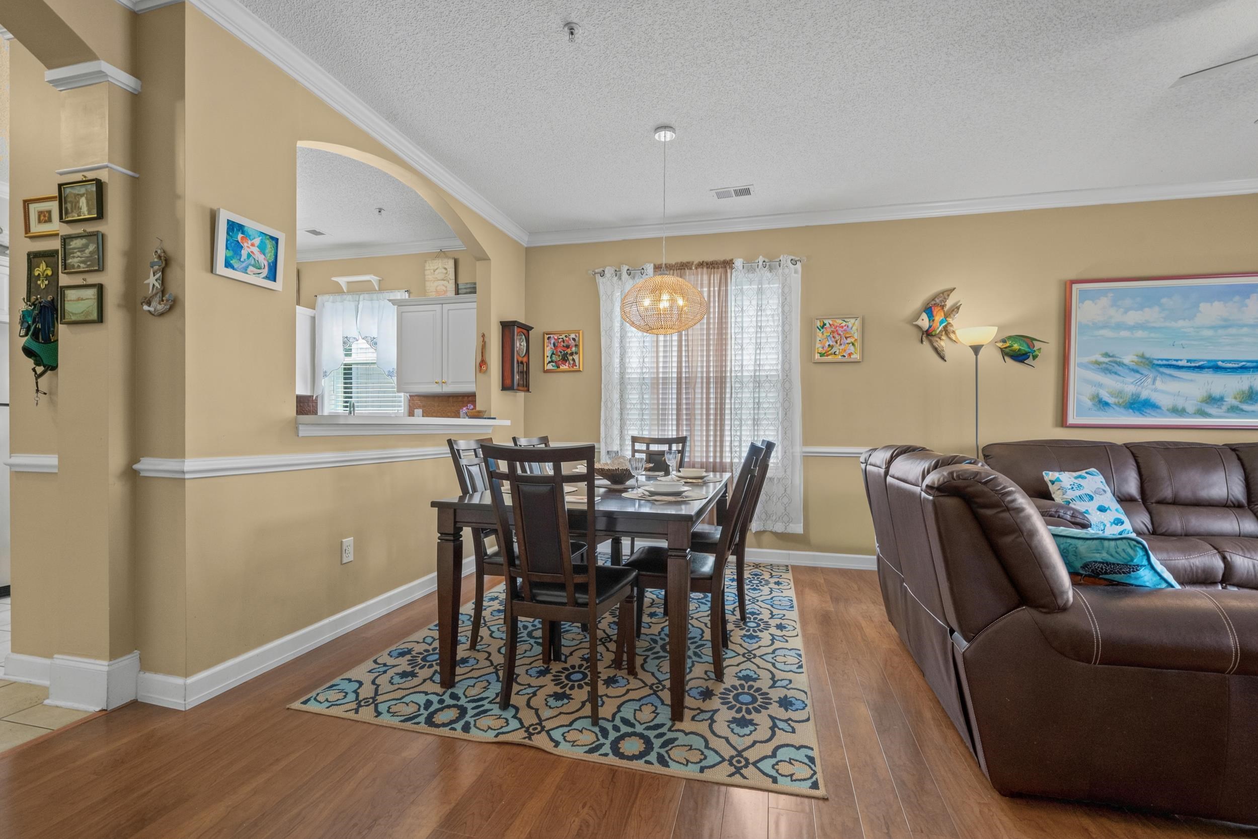 600 Heathrow Dr. Property Photo 11