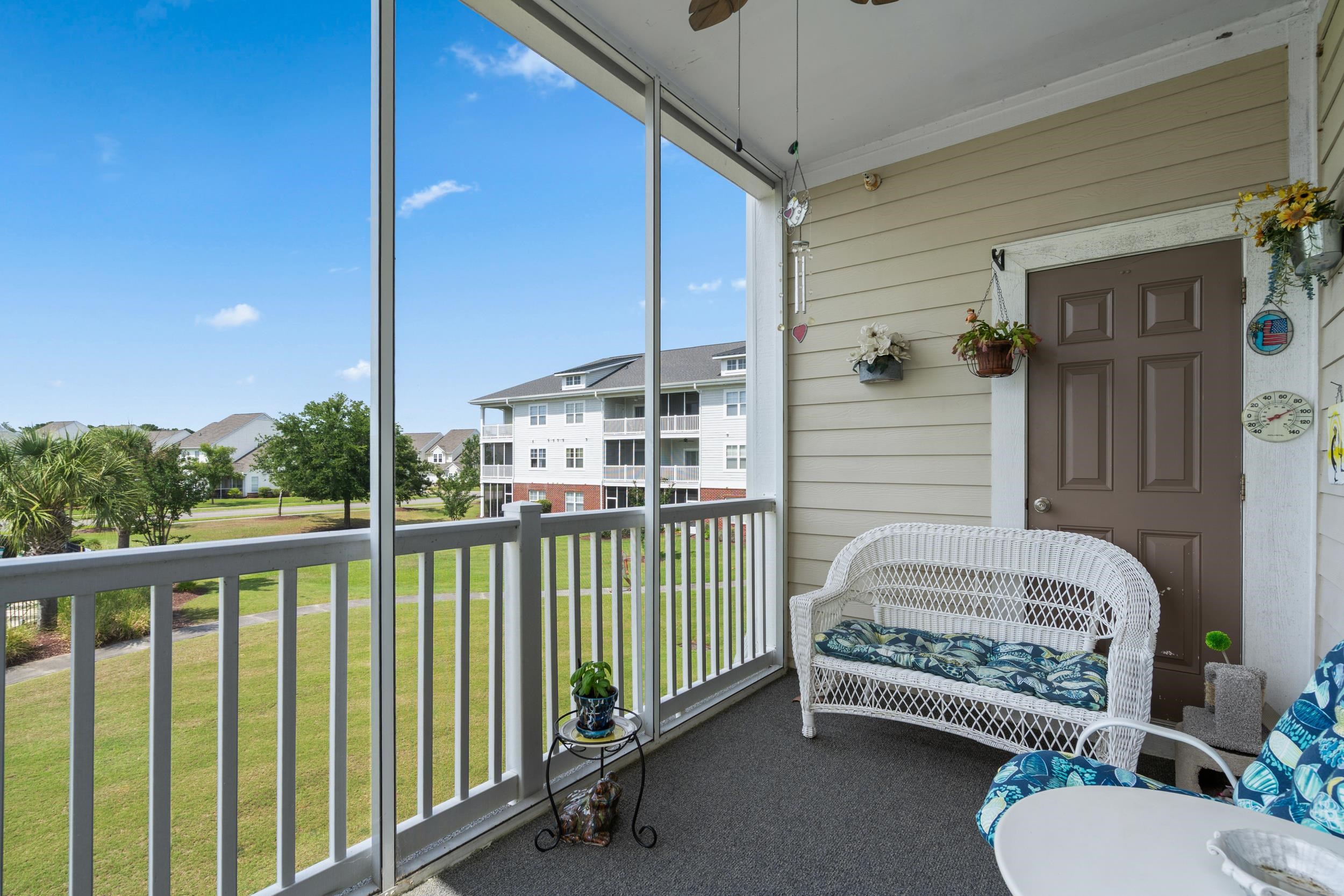 600 Heathrow Dr. Property Photo 28
