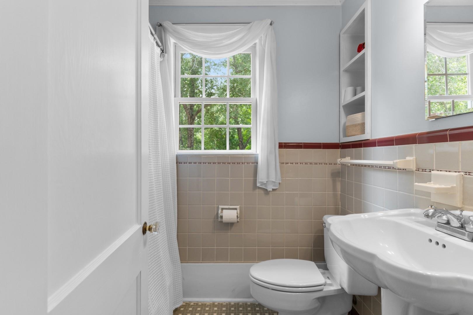 5632 Main St. Property Photo 25