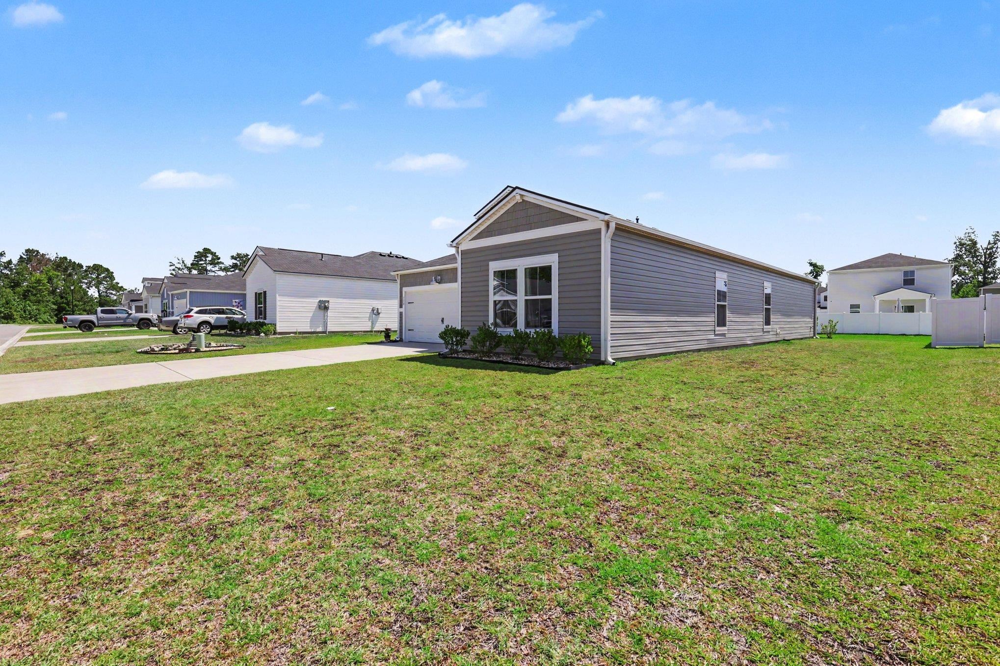 172 Fox Rae Dr. Property Photo 4
