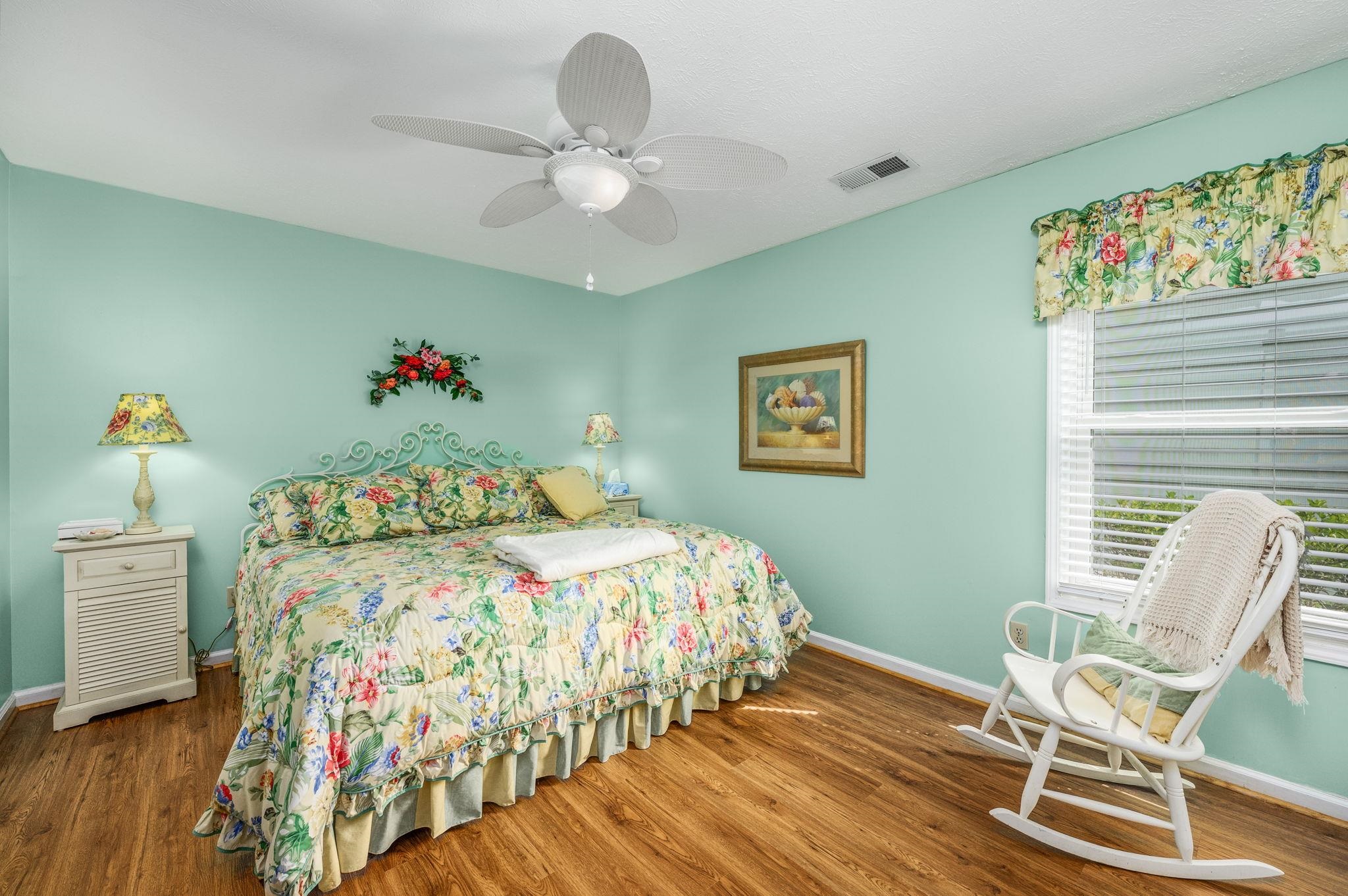 942 Tiffany Ln. Property Photo 11
