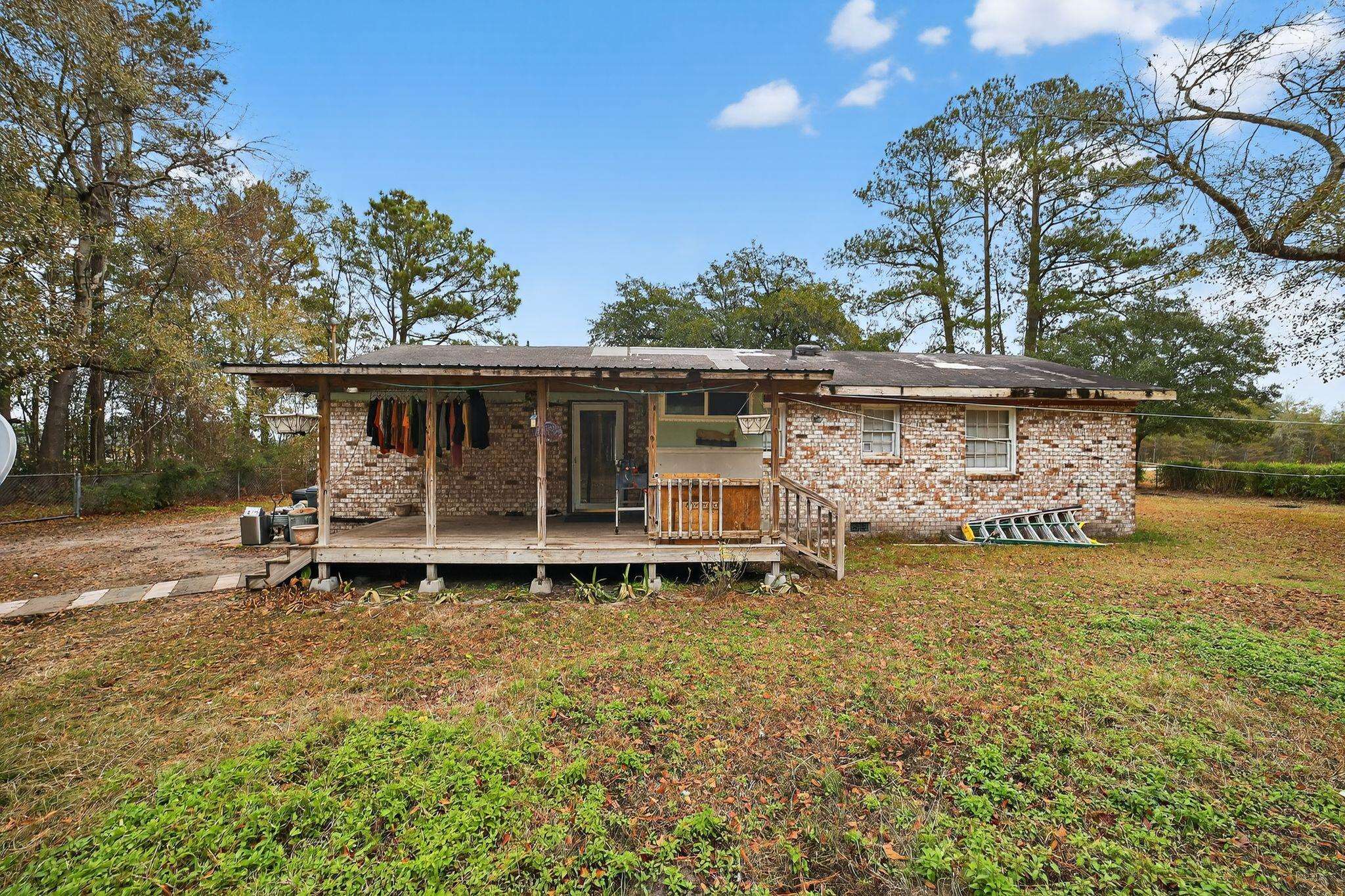 8345 Highway 917 Property Photo 1