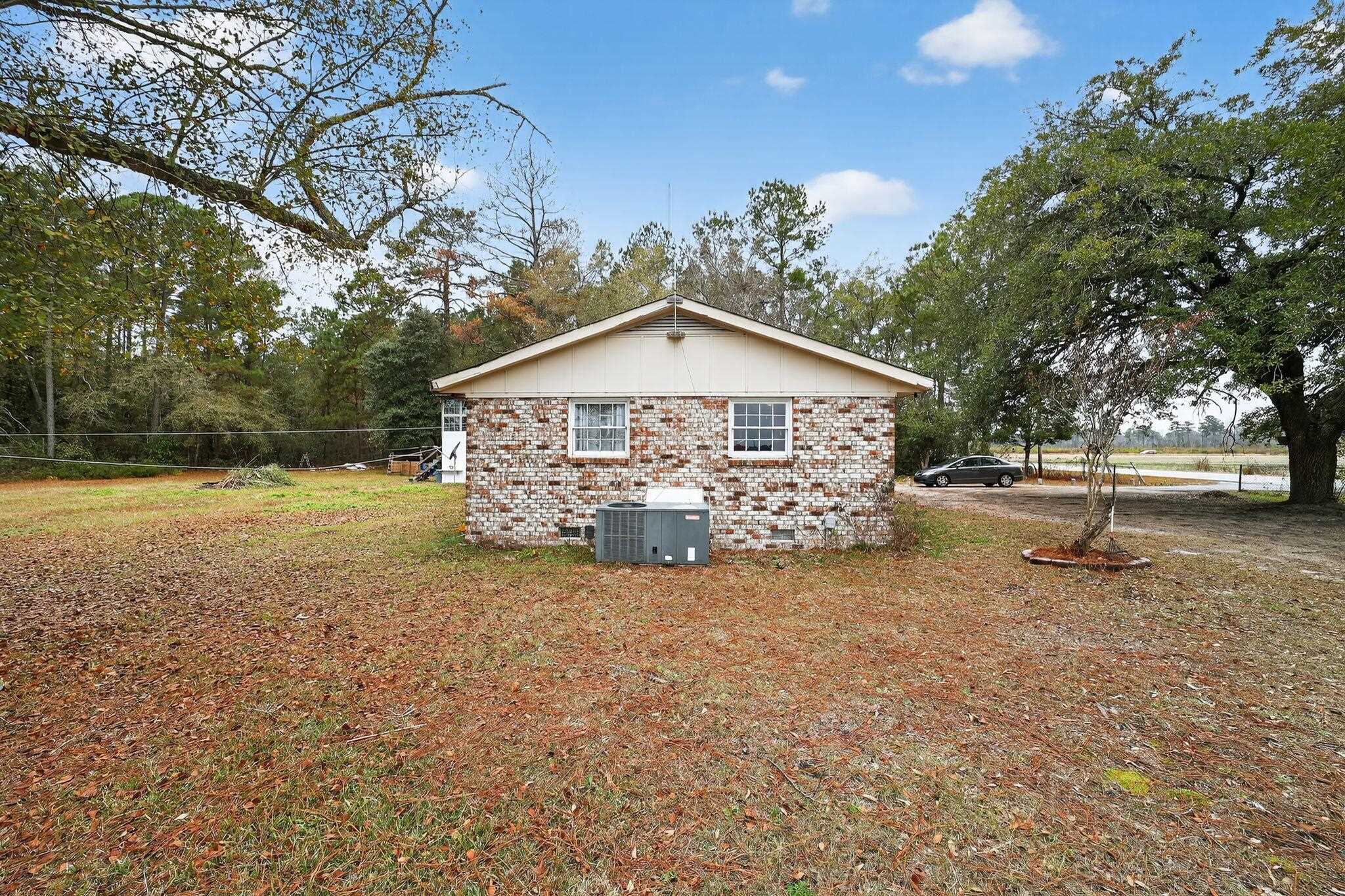 8345 Highway 917 Property Photo 4