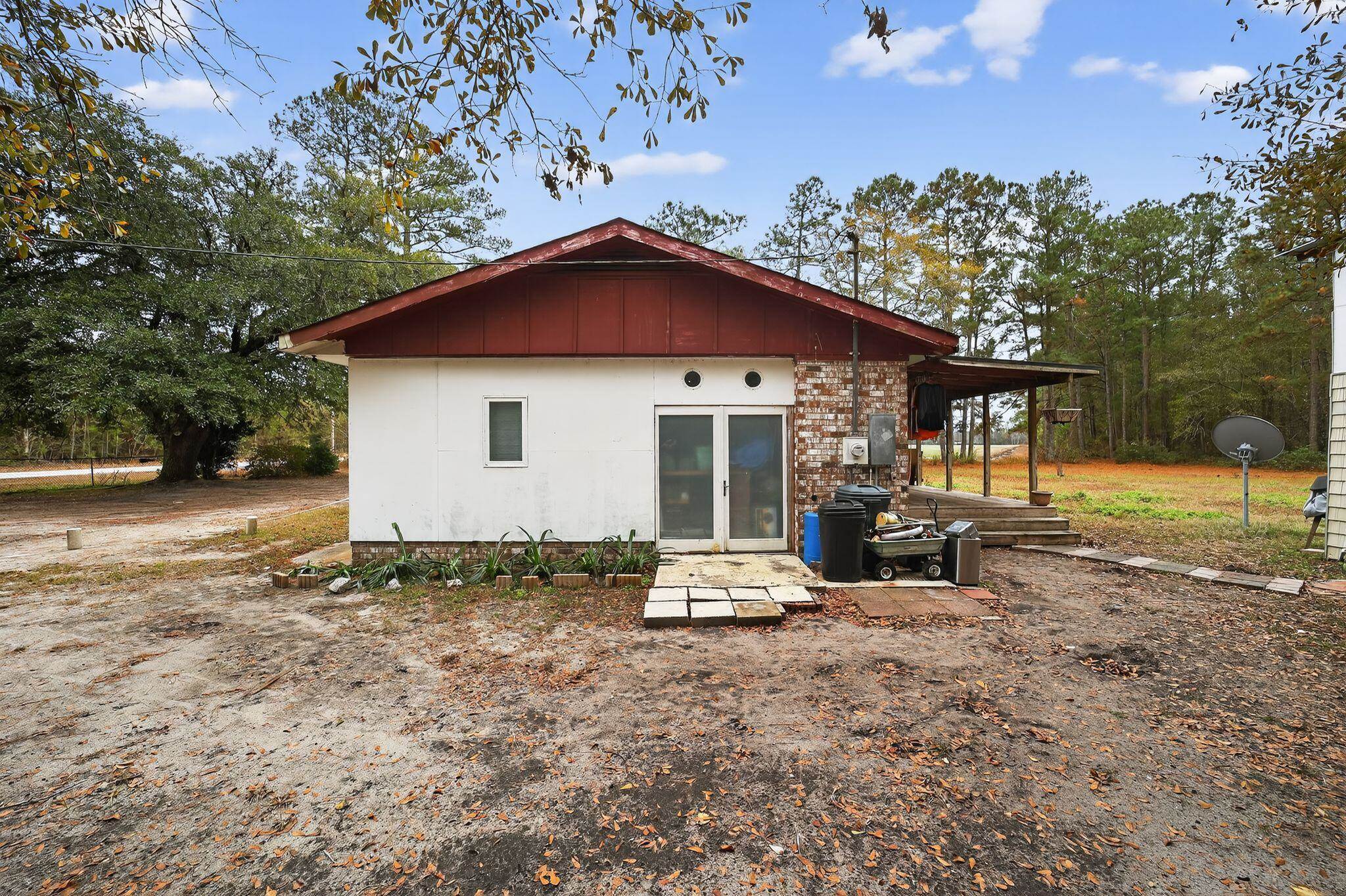 8345 Highway 917 Property Photo 6