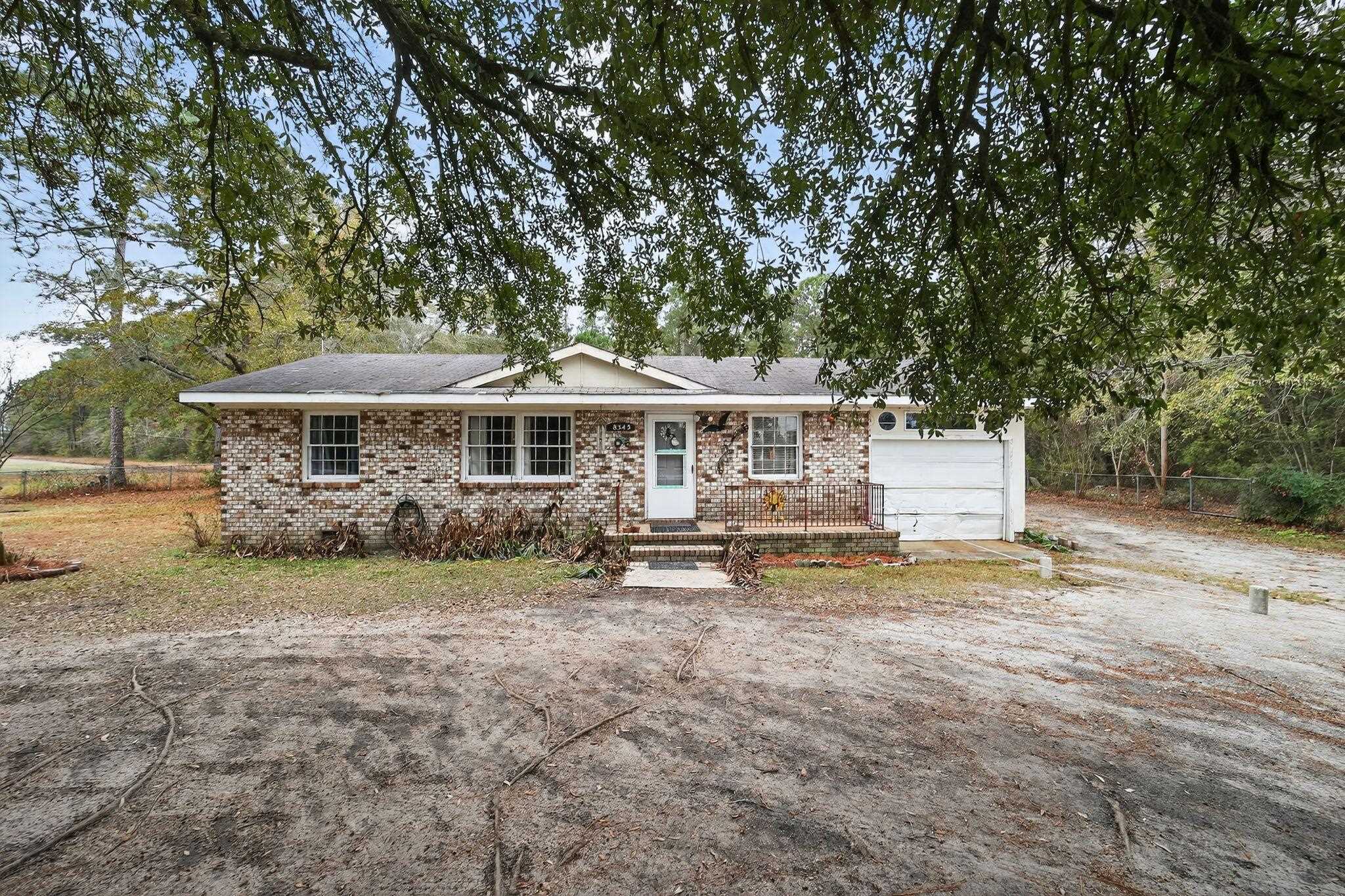 8345 Highway 917 Property Photo 7