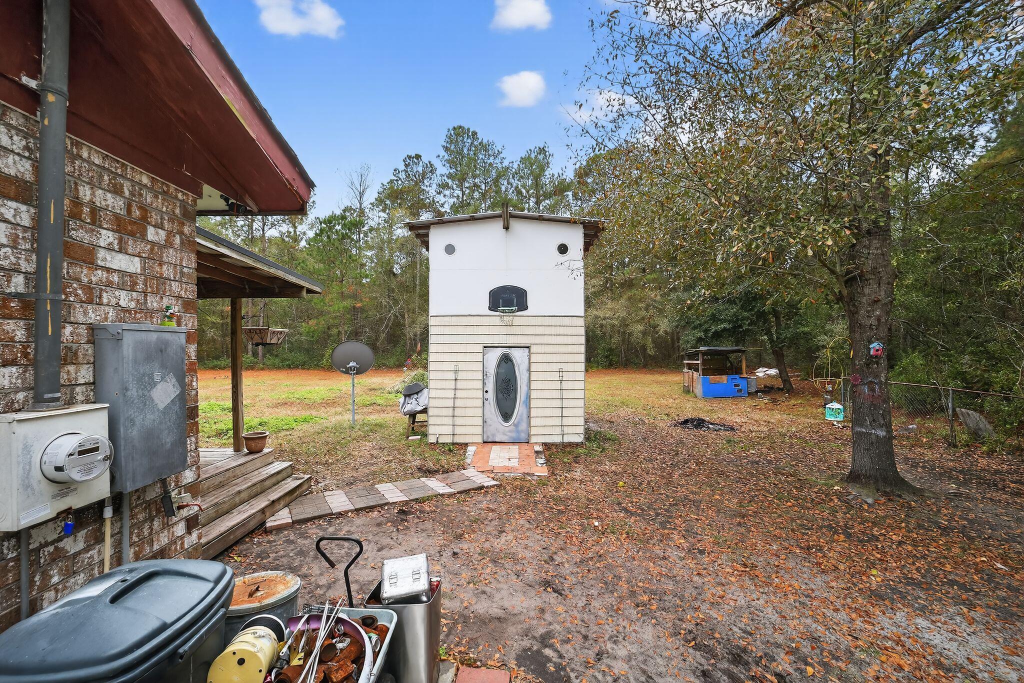 8345 Highway 917 Property Photo 8