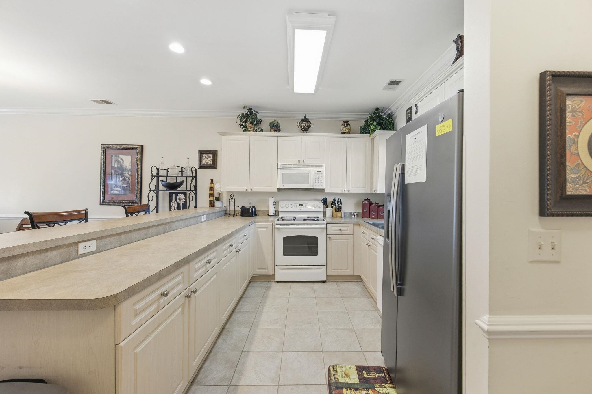 4895 Luster Leaf Circle Property Photo 6