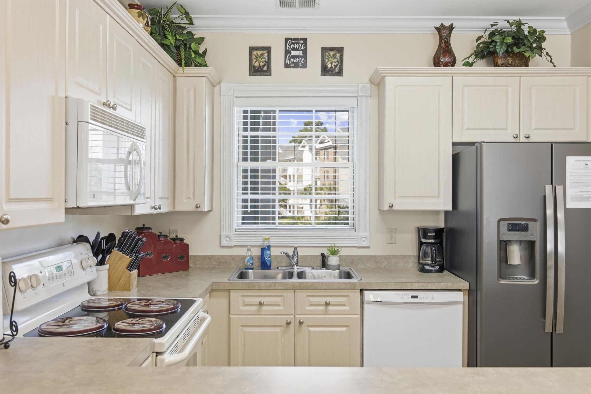 4895 Luster Leaf Circle Property Photo 8