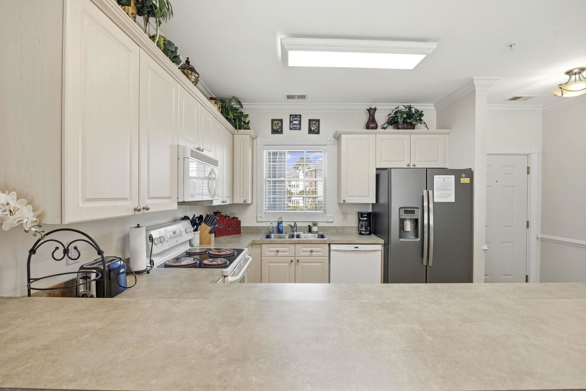 4895 Luster Leaf Circle Property Photo 9