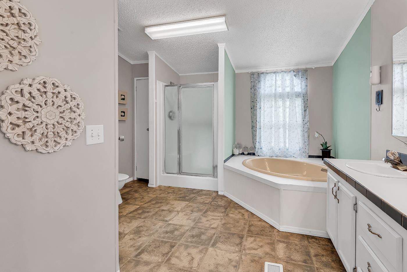 153 Queens Rd. Property Photo 20