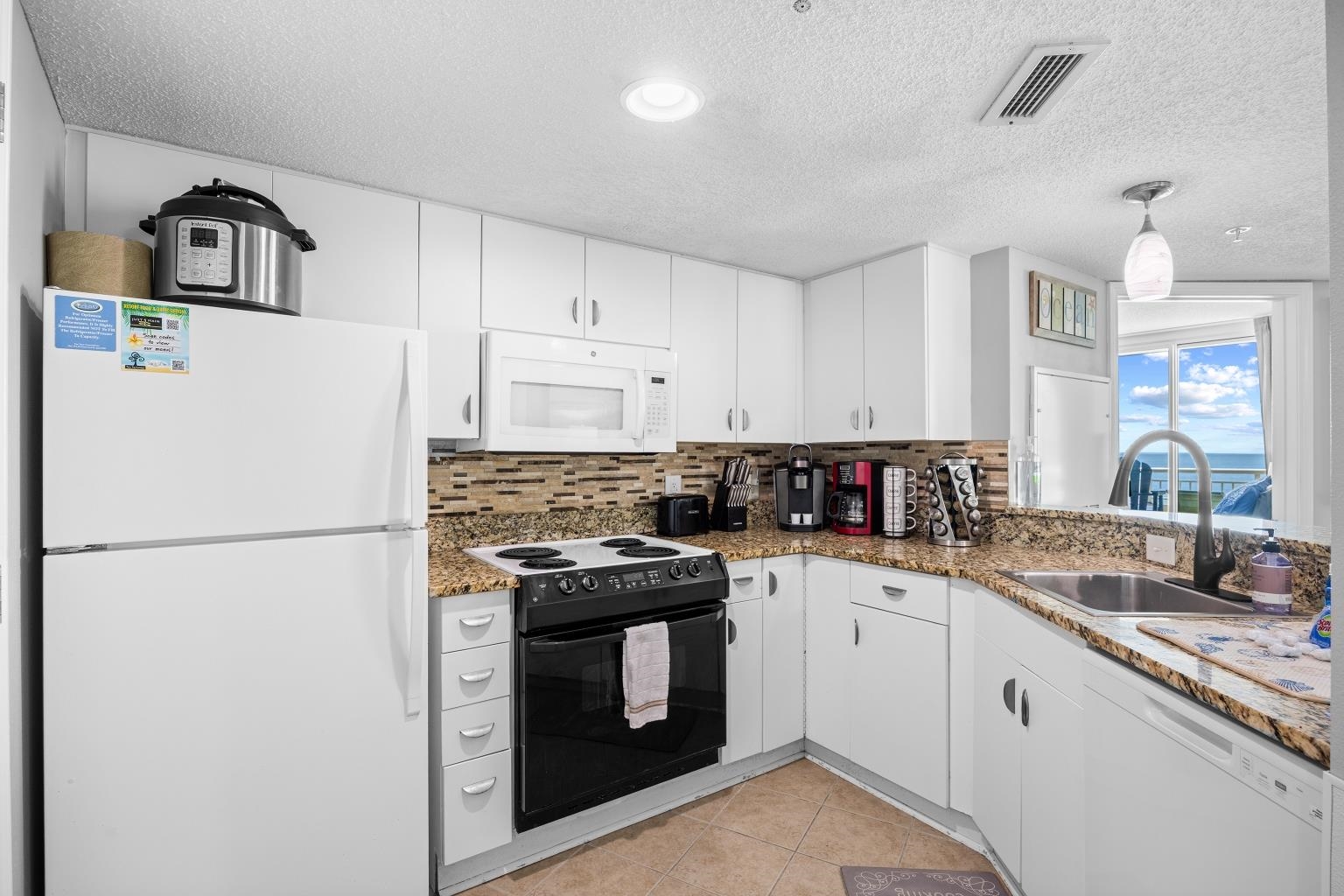 300 N Ocean Blvd. Property Photo 15